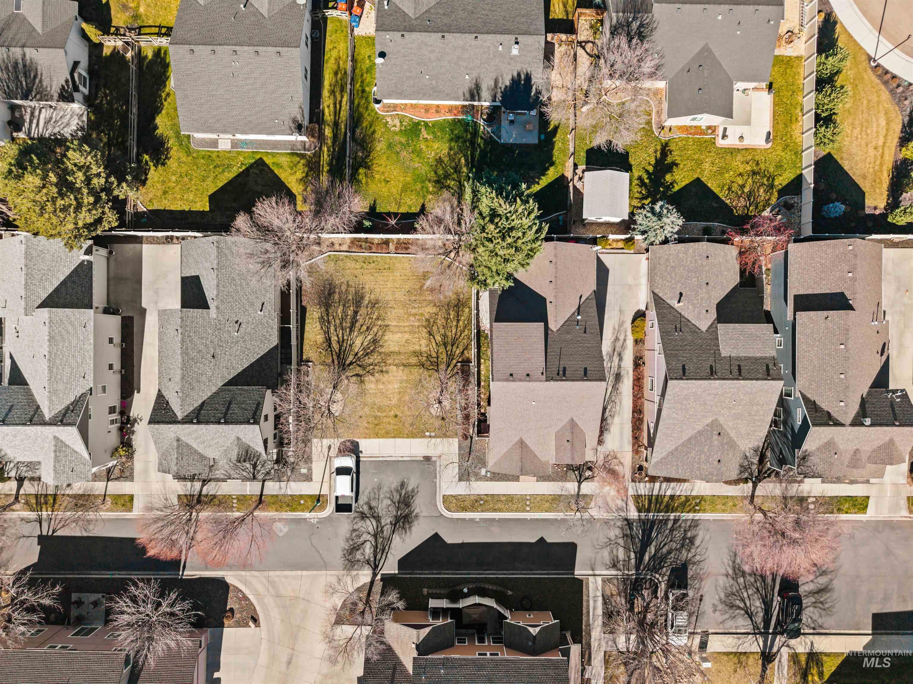 948 E Shadow Creek Ln, Eagle, Idaho 83616, 3 Bedrooms, 2.5 Bathrooms, Residential For Sale, Price $549,000, 98975977