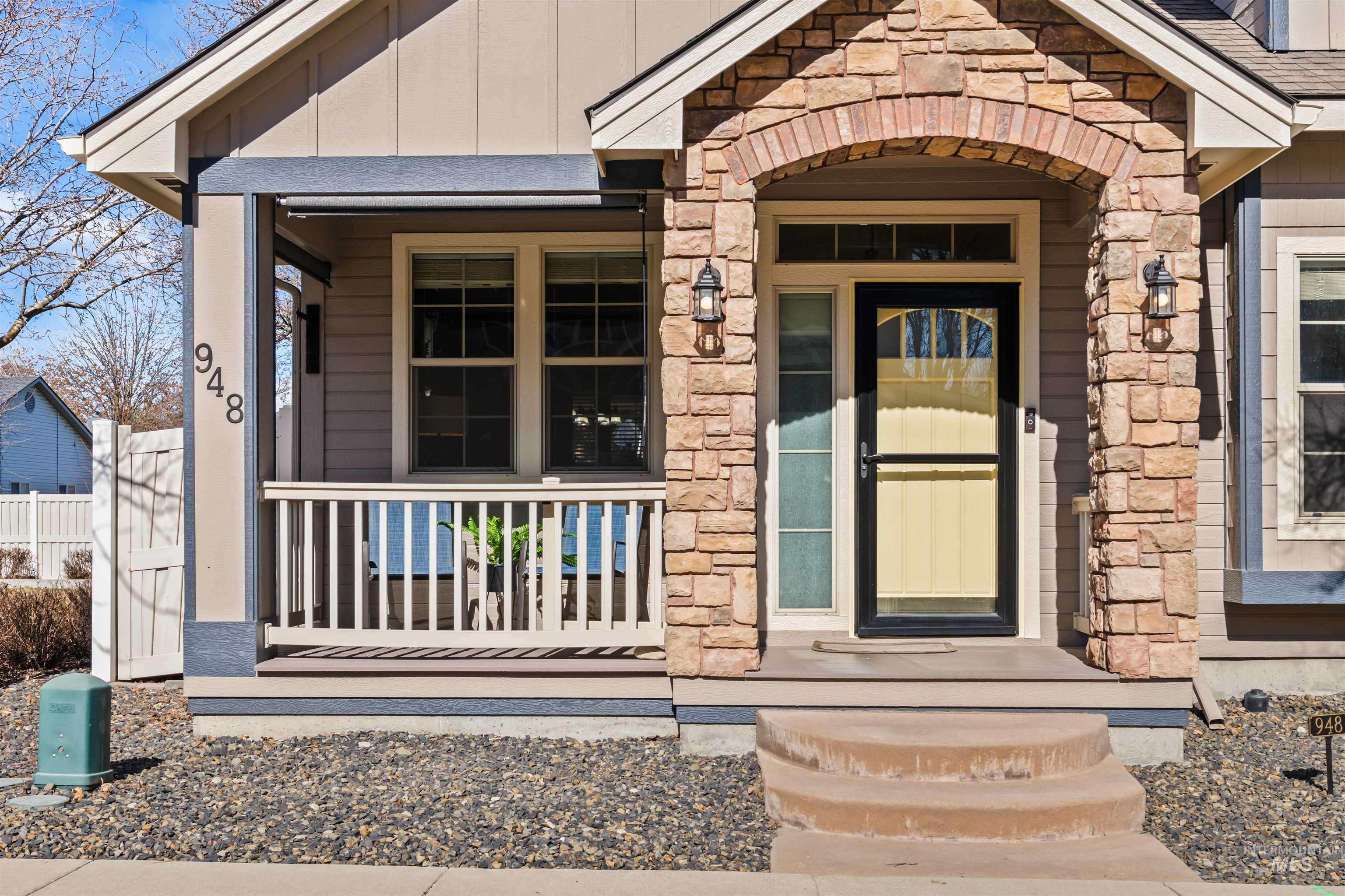 948 E Shadow Creek Ln, Eagle, Idaho 83616, 3 Bedrooms, 2.5 Bathrooms, Residential For Sale, Price $549,000, 98975977