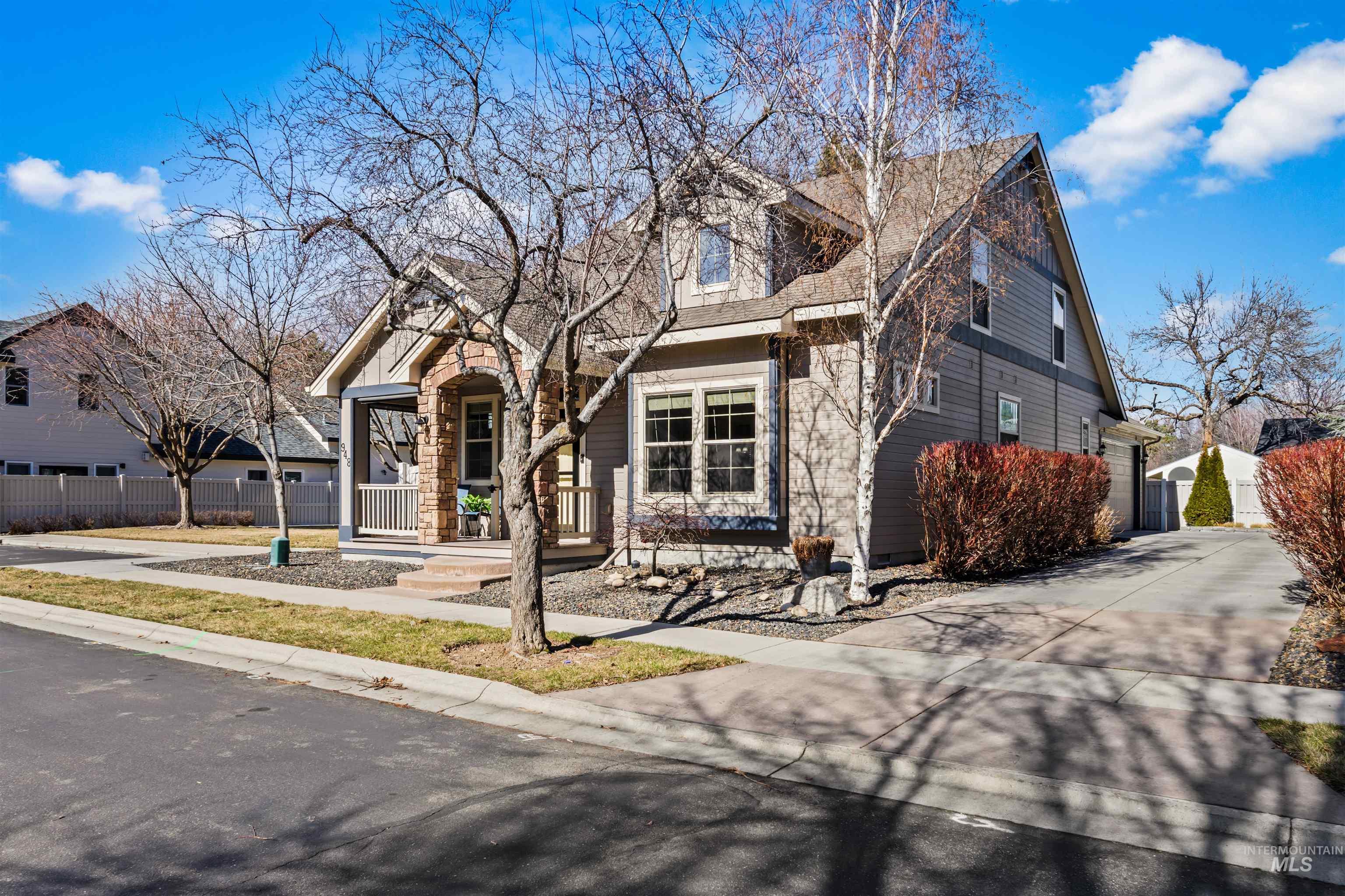 948 E Shadow Creek Ln, Eagle, Idaho 83616, 3 Bedrooms, 2.5 Bathrooms, Residential For Sale, Price $549,000, 98975977