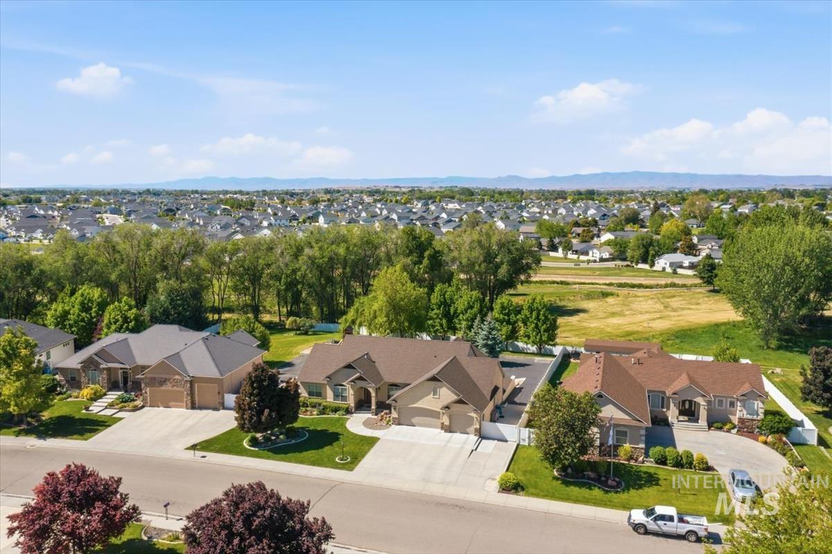 4243 E Switzer, Nampa, Idaho 83686-1260, 5 Bedrooms, 4.5 Bathrooms, Residential For Sale, Price $1,239,736, 98975978