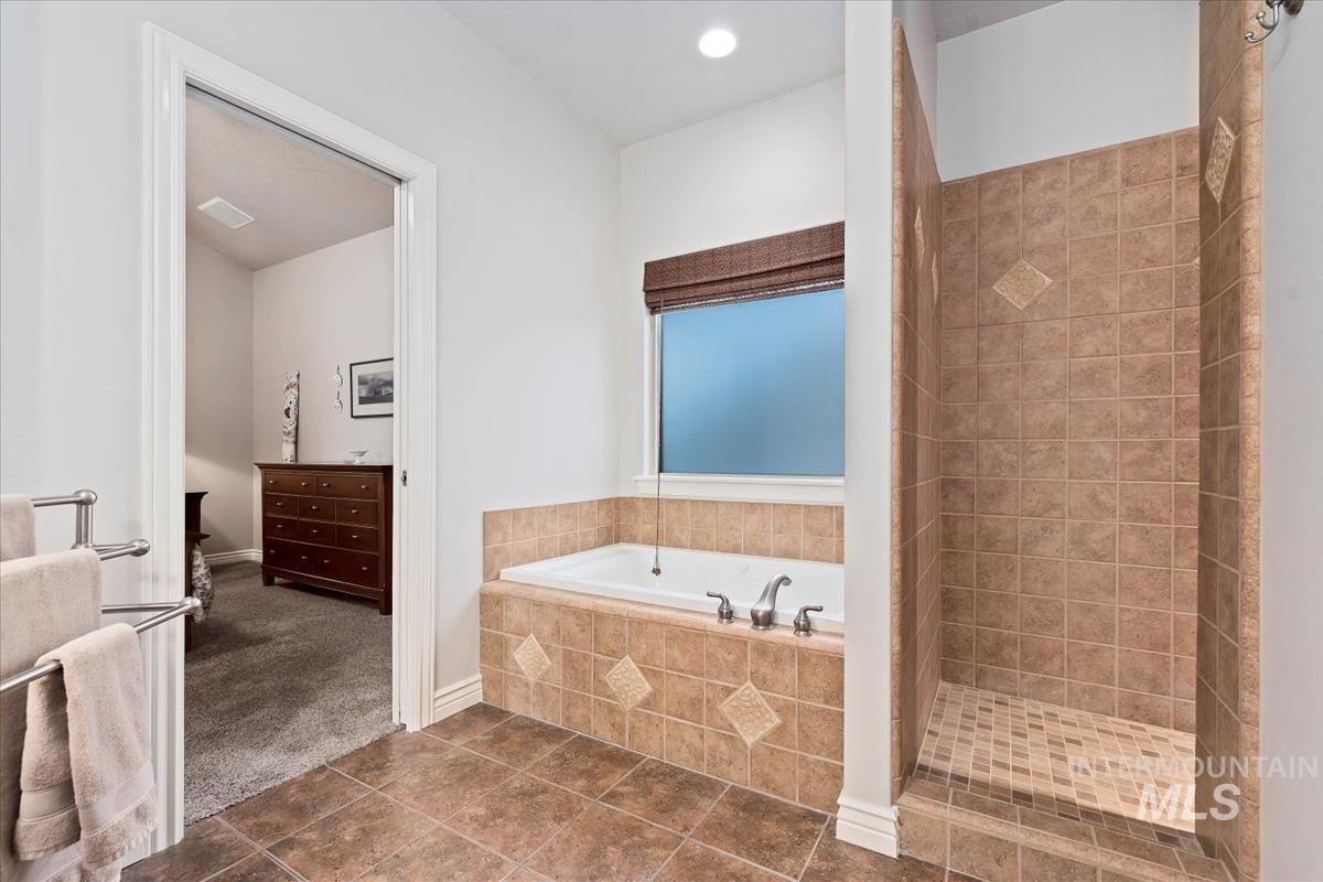 4243 E Switzer, Nampa, Idaho 83686-1260, 5 Bedrooms, 4.5 Bathrooms, Residential For Sale, Price $1,297,736,MLS 98975978