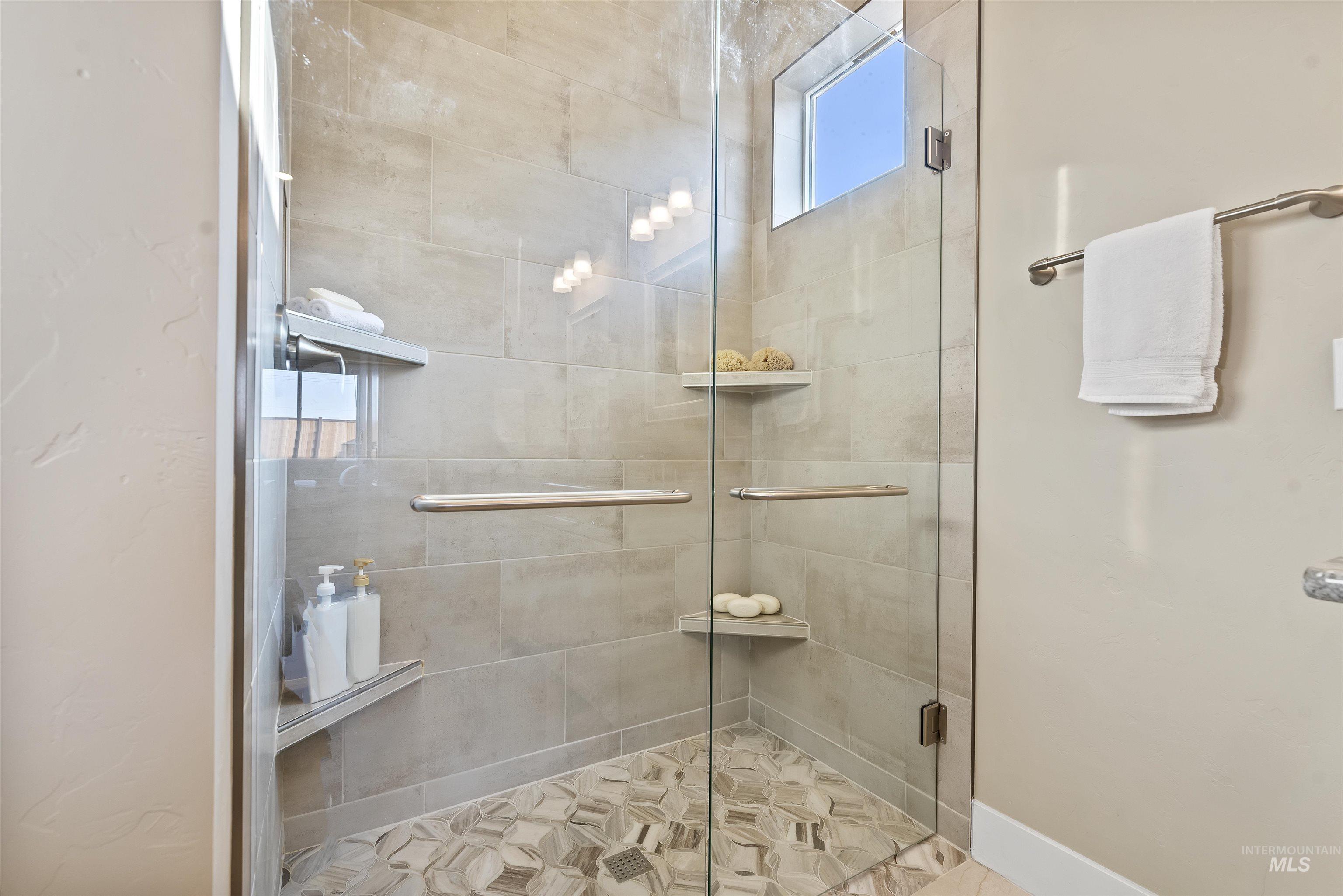 11723 S Glory Lane, Kuna, Idaho 83634, 3 Bedrooms, 3.5 Bathrooms, Residential For Sale, Price $699,900, 98975980