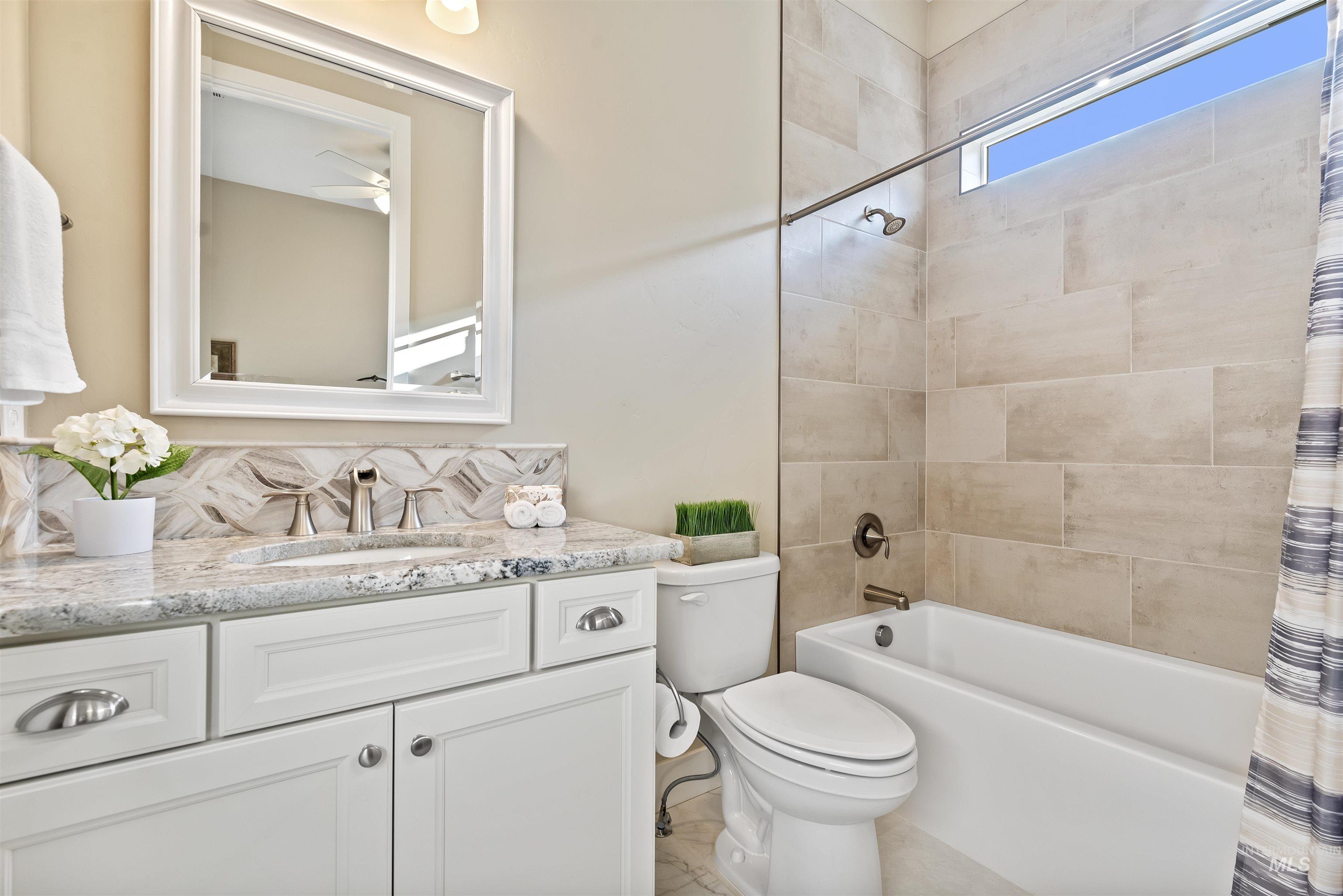 11723 S Glory Lane, Kuna, Idaho 83634, 3 Bedrooms, 3.5 Bathrooms, Residential For Sale, Price $699,900, 98975980