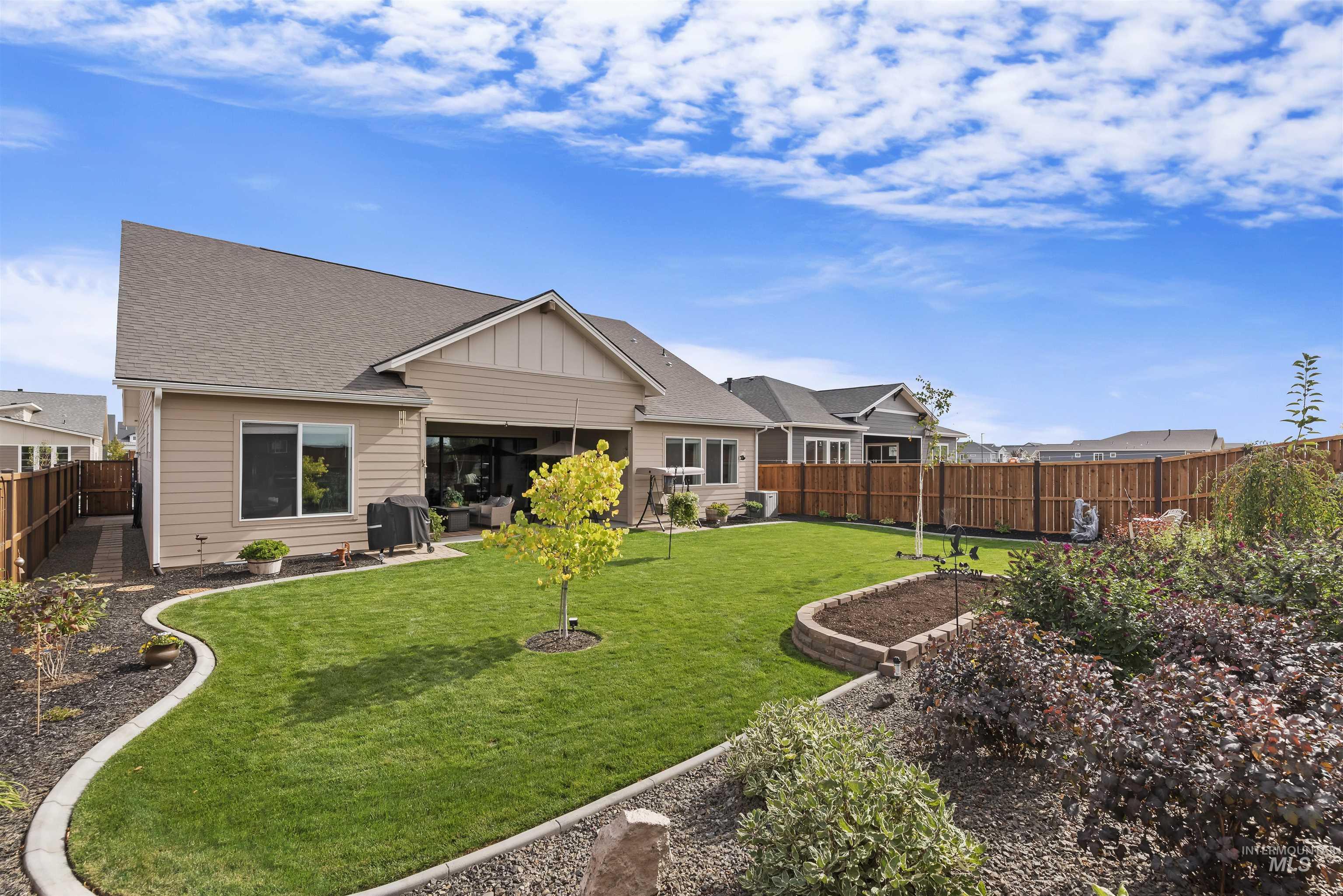 11723 S Glory Lane, Kuna, Idaho 83634, 3 Bedrooms, 3.5 Bathrooms, Residential For Sale, Price $699,900, 98975980