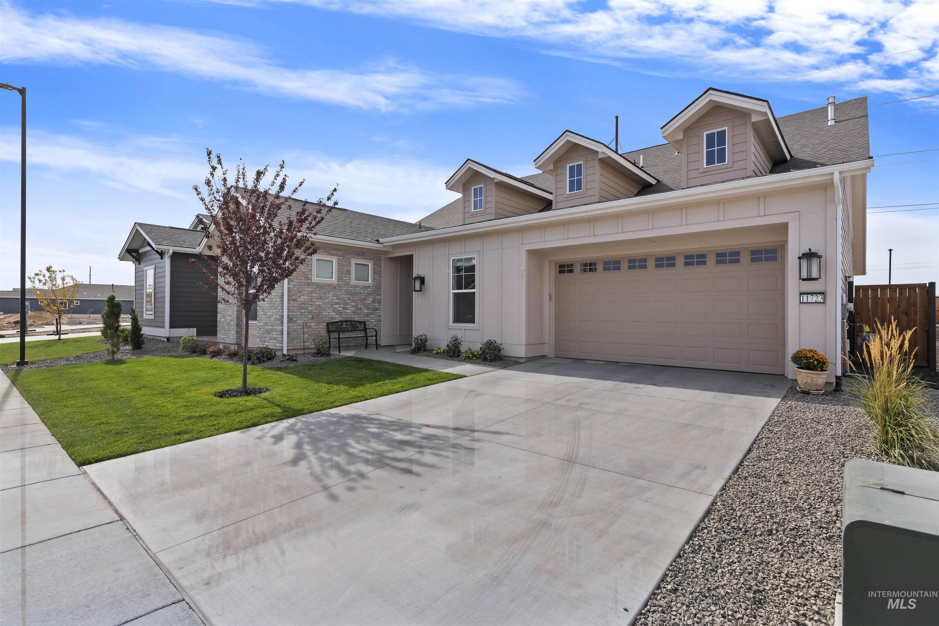 11723 S Glory Lane, Kuna, Idaho 83634, 3 Bedrooms, 3.5 Bathrooms, Residential For Sale, Price $699,900, 98975980
