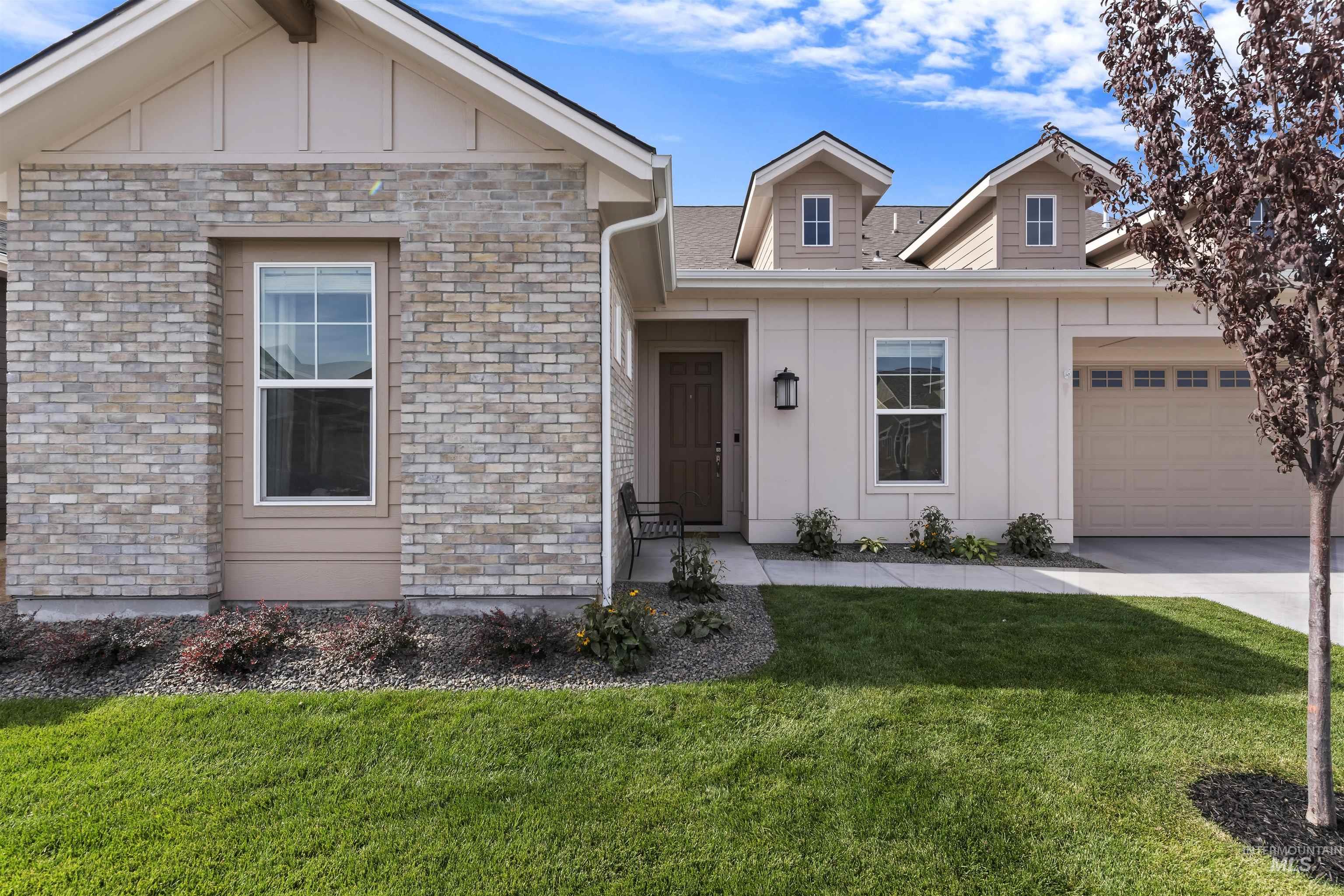 11723 S Glory Lane, Kuna, Idaho 83634, 3 Bedrooms, 3.5 Bathrooms, Residential For Sale, Price $699,900, 98975980