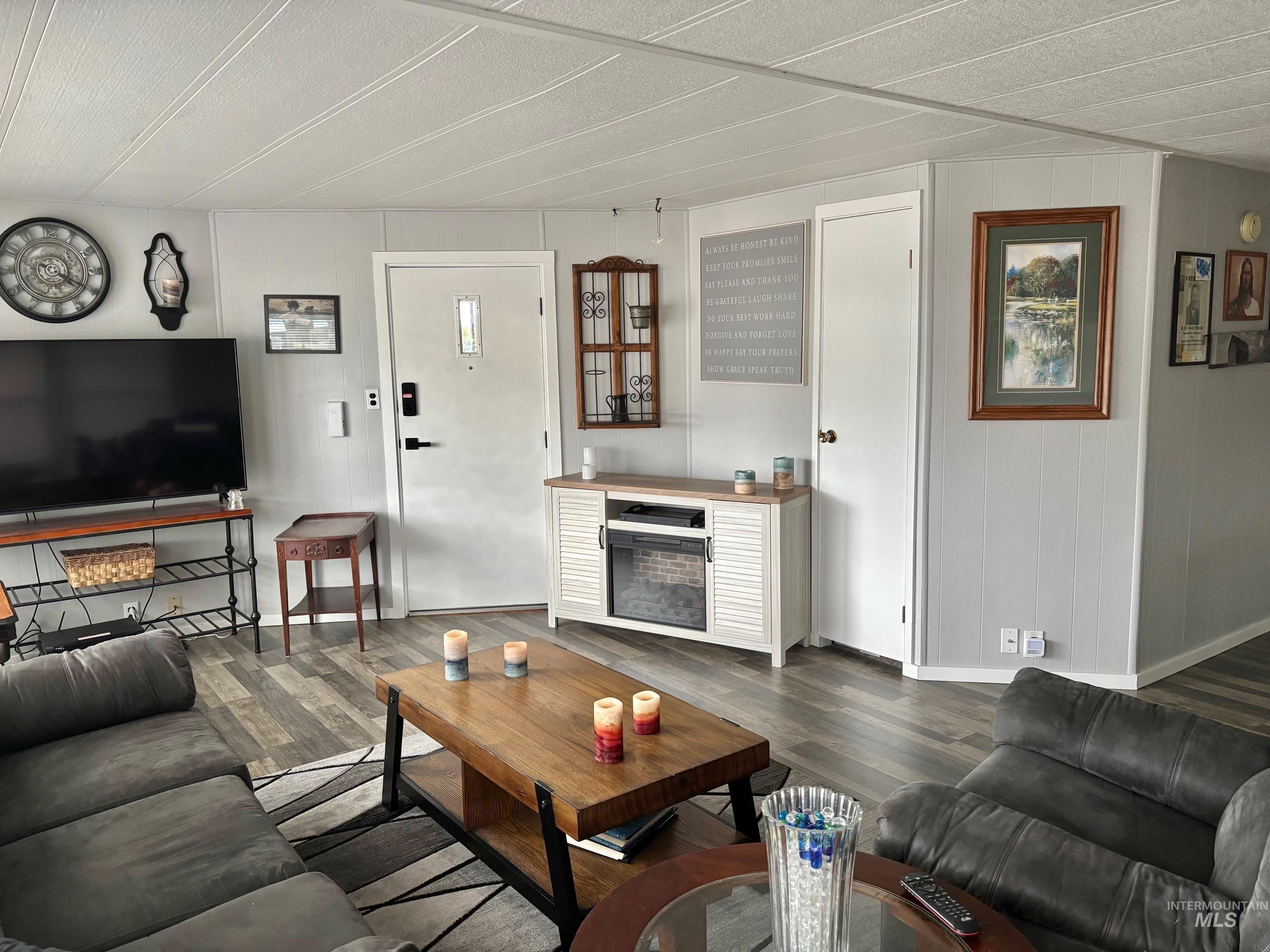 3181 W Alpine St, Boise, Idaho 83705, 2 Bedrooms, 2 Bathrooms, Residential For Sale, Price $161,499, 98975981