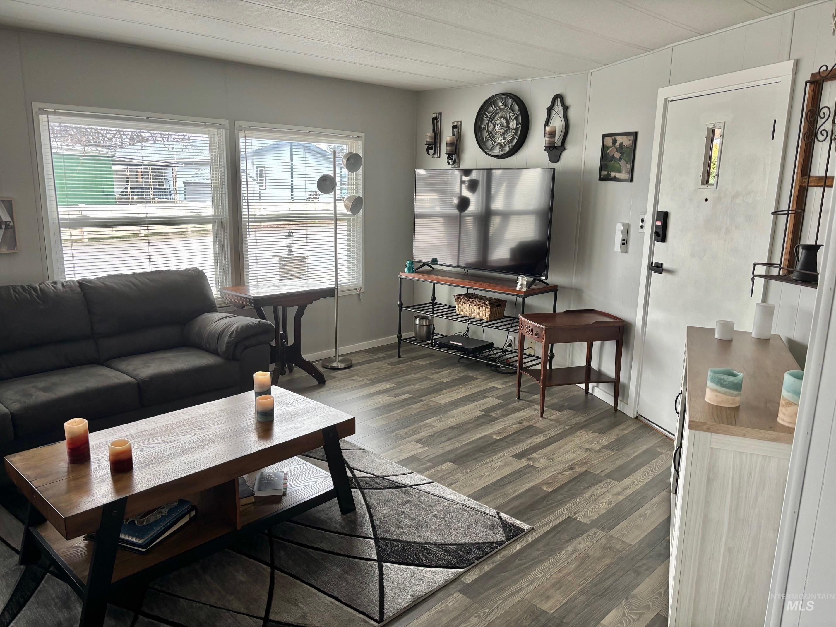 3181 W Alpine St, Boise, Idaho 83705, 2 Bedrooms, 2 Bathrooms, Residential For Sale, Price $135,000,MLS 98975981