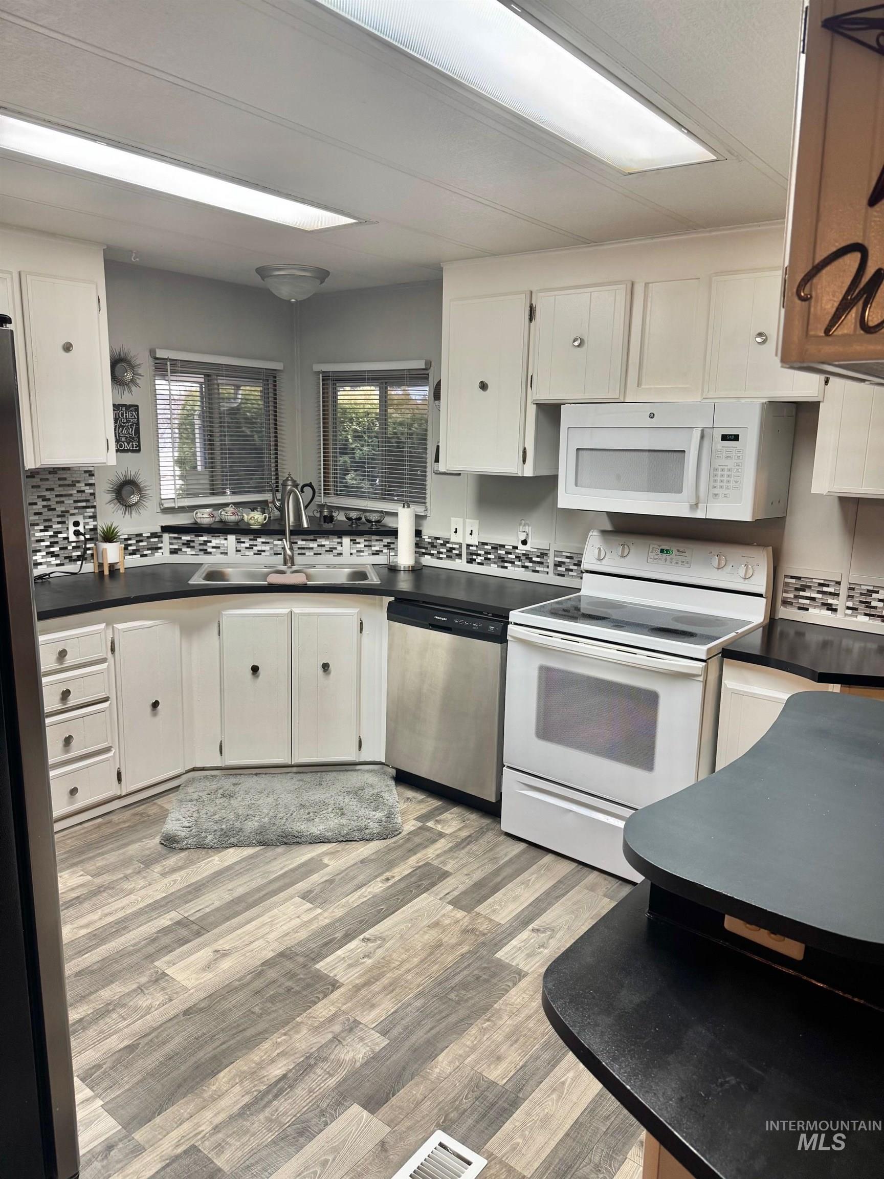 3181 W Alpine St, Boise, Idaho 83705, 2 Bedrooms, 2 Bathrooms, Residential For Sale, Price $135,000,MLS 98975981