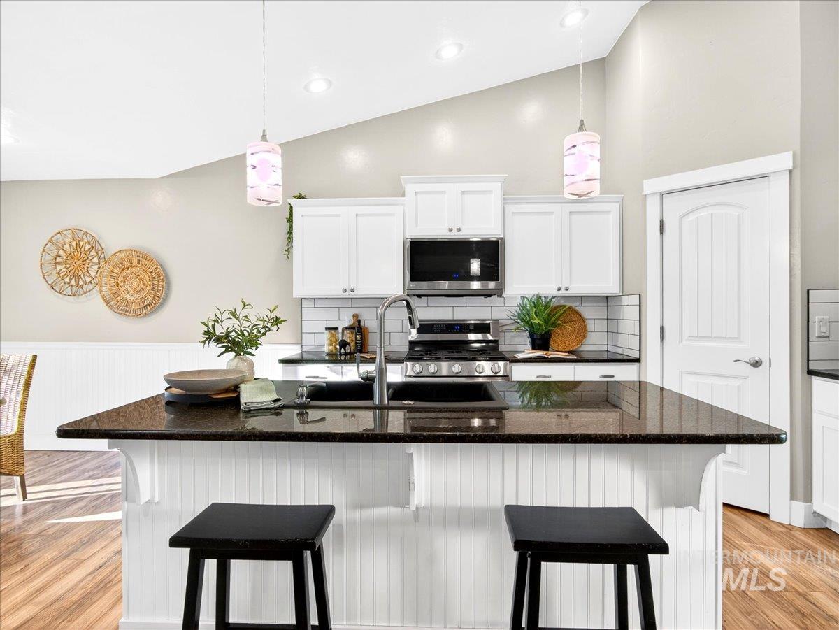 1103 Palace Ave, Emmett, Idaho 83617, 3 Bedrooms, 2 Bathrooms, Residential For Sale, Price $525,000, 98975984