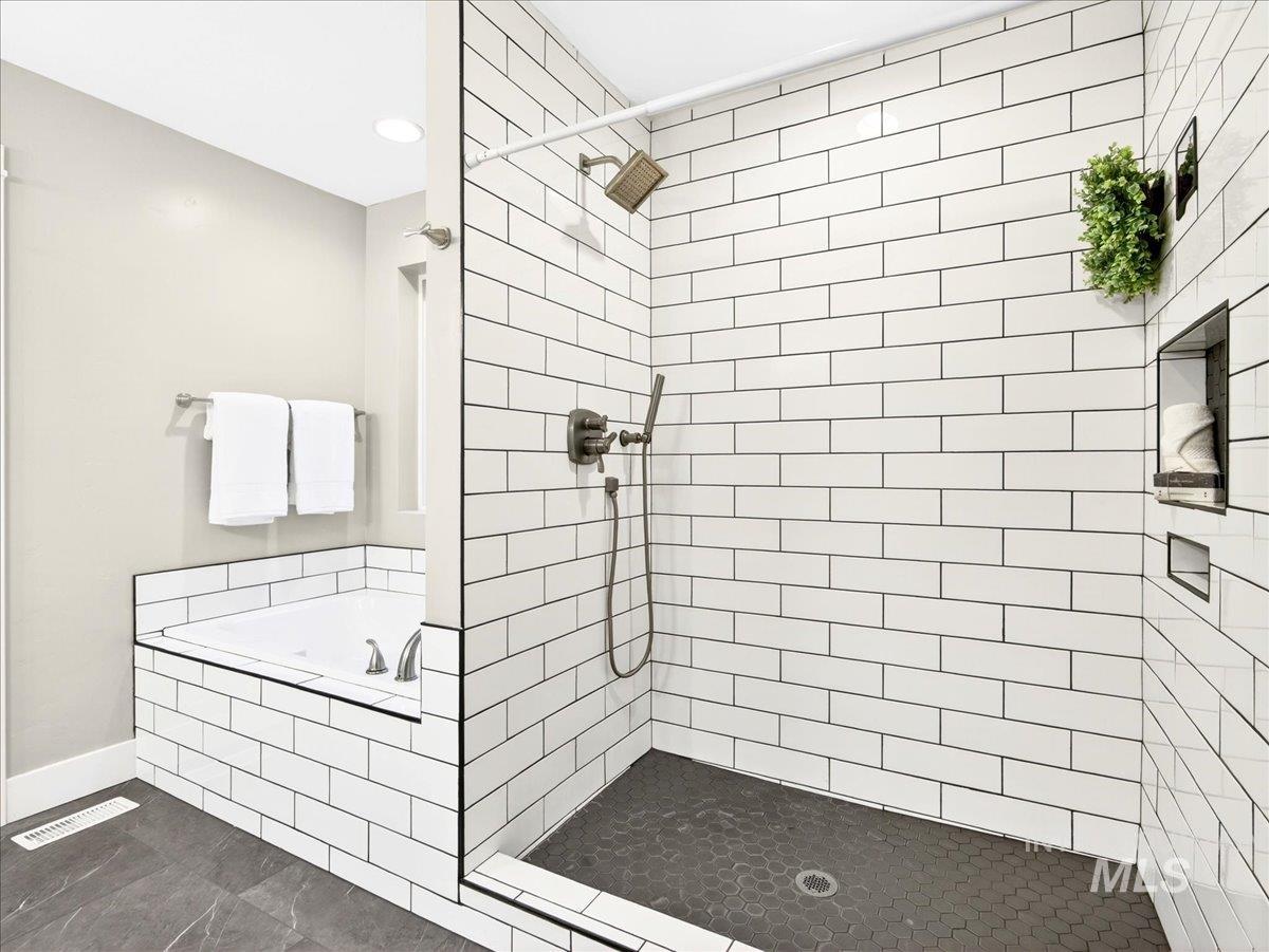 1103 Palace Ave, Emmett, Idaho 83617, 3 Bedrooms, 2 Bathrooms, Residential For Sale, Price $525,000, 98975984