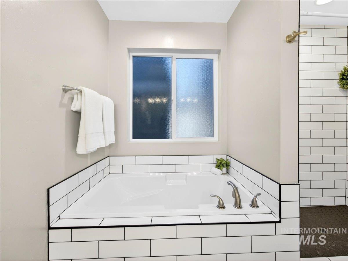 1103 Palace Ave, Emmett, Idaho 83617, 3 Bedrooms, 2 Bathrooms, Residential For Sale, Price $525,000, 98975984