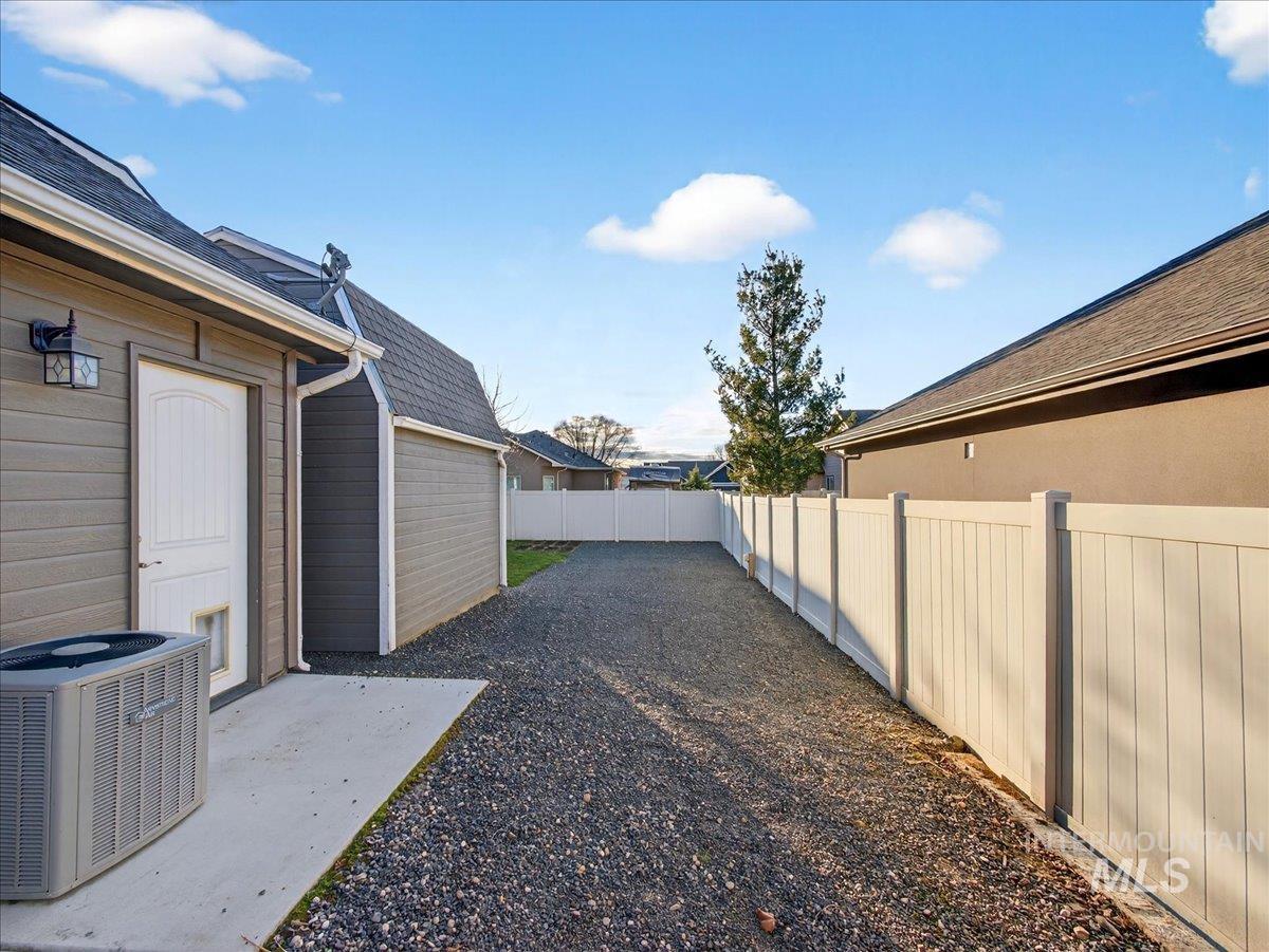 1103 Palace Ave, Emmett, Idaho 83617, 3 Bedrooms, 2 Bathrooms, Residential For Sale, Price $525,000, 98975984