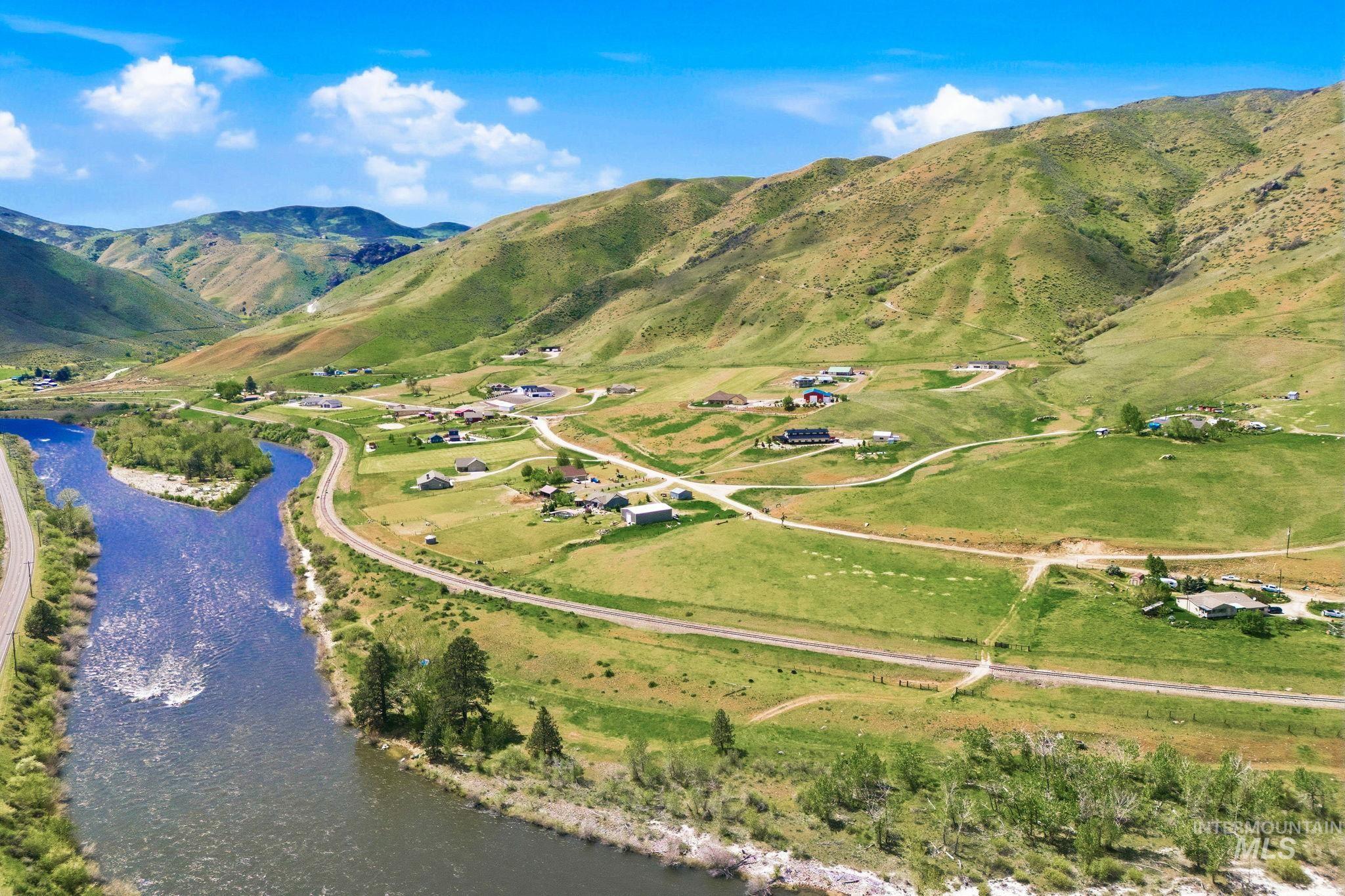 25 River Ridge Court, Horseshoe Bend, Idaho 83629, 4 Bedrooms, 2 Bathrooms, Residential For Sale, Price $789,900, 98975985