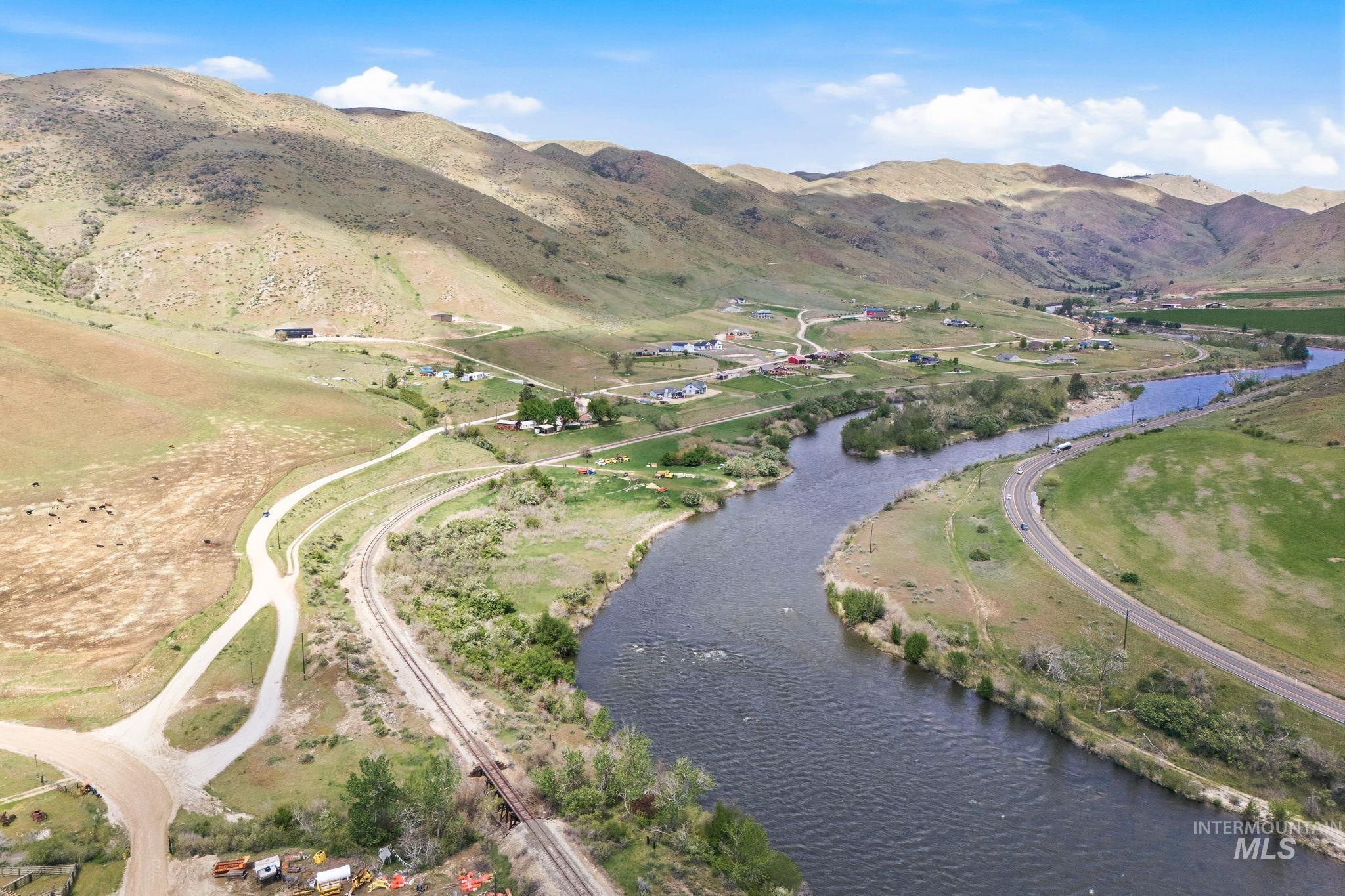 25 River Ridge Court, Horseshoe Bend, Idaho 83629, 4 Bedrooms, 2 Bathrooms, Residential For Sale, Price $789,900, 98975985