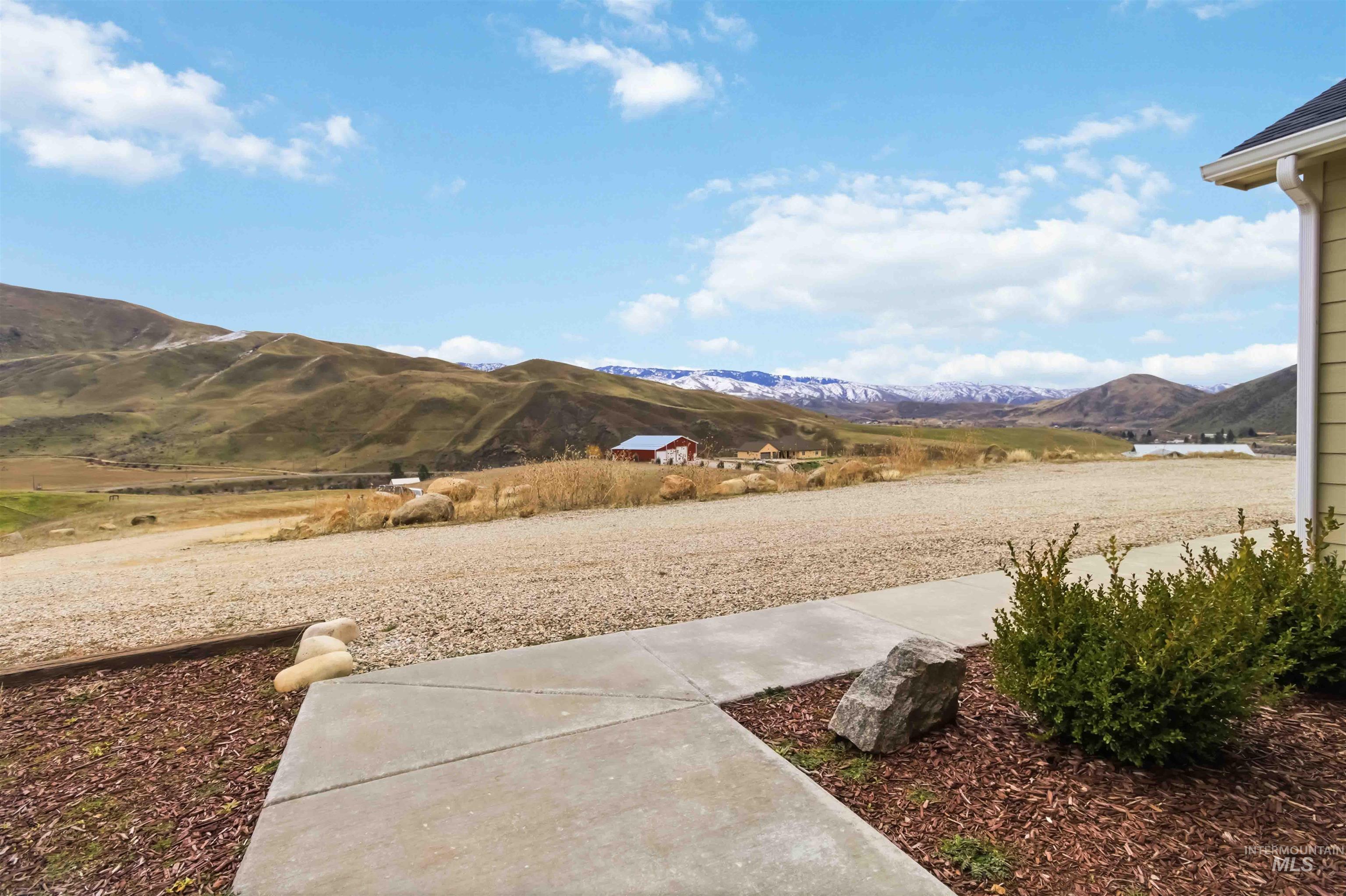 25 River Ridge Court, Horseshoe Bend, Idaho 83629, 4 Bedrooms, 2 Bathrooms, Residential For Sale, Price $789,900,MLS 98975985