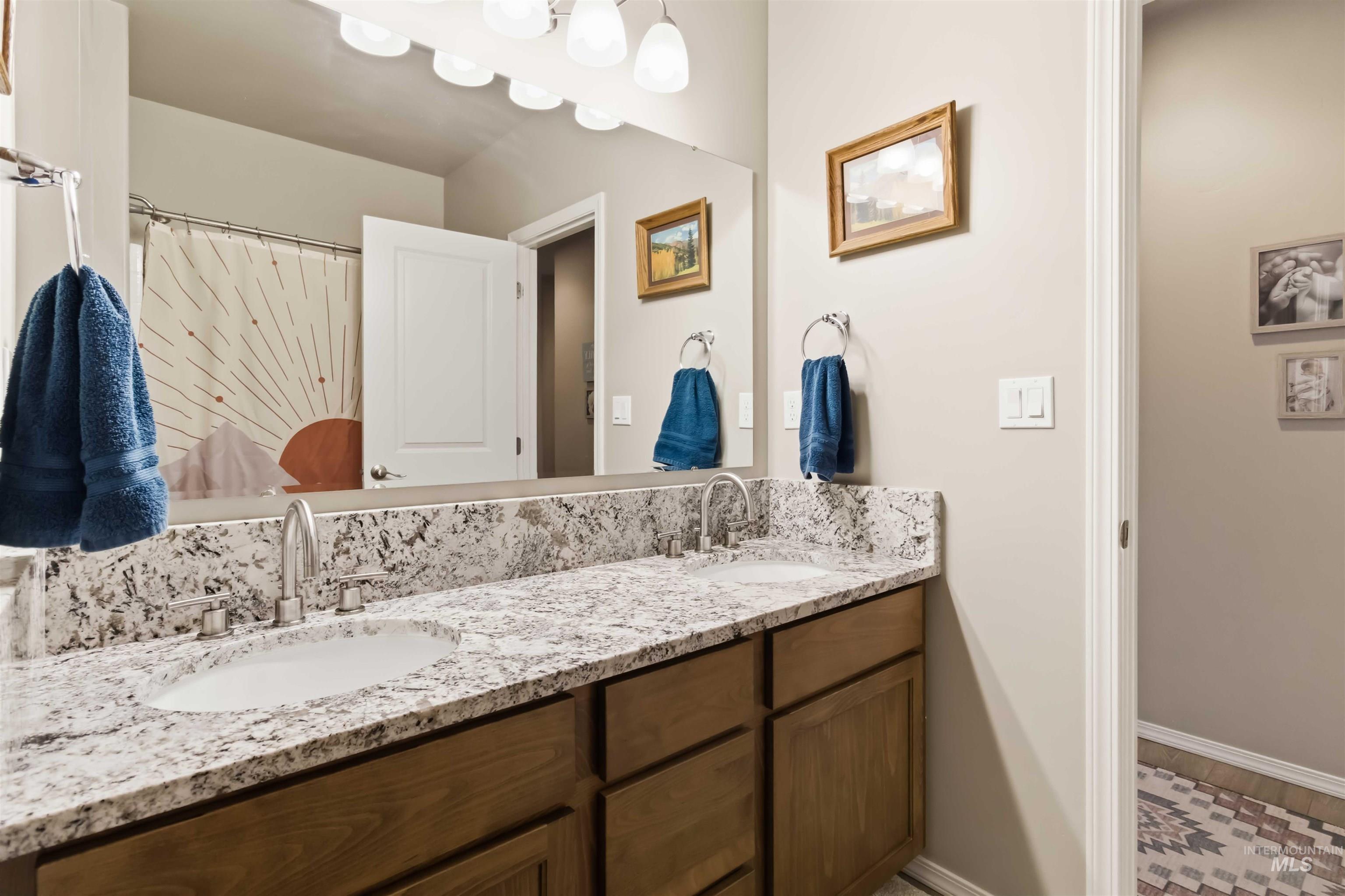 25 River Ridge Court, Horseshoe Bend, Idaho 83629, 4 Bedrooms, 2 Bathrooms, Residential For Sale, Price $799,900,MLS 98975985