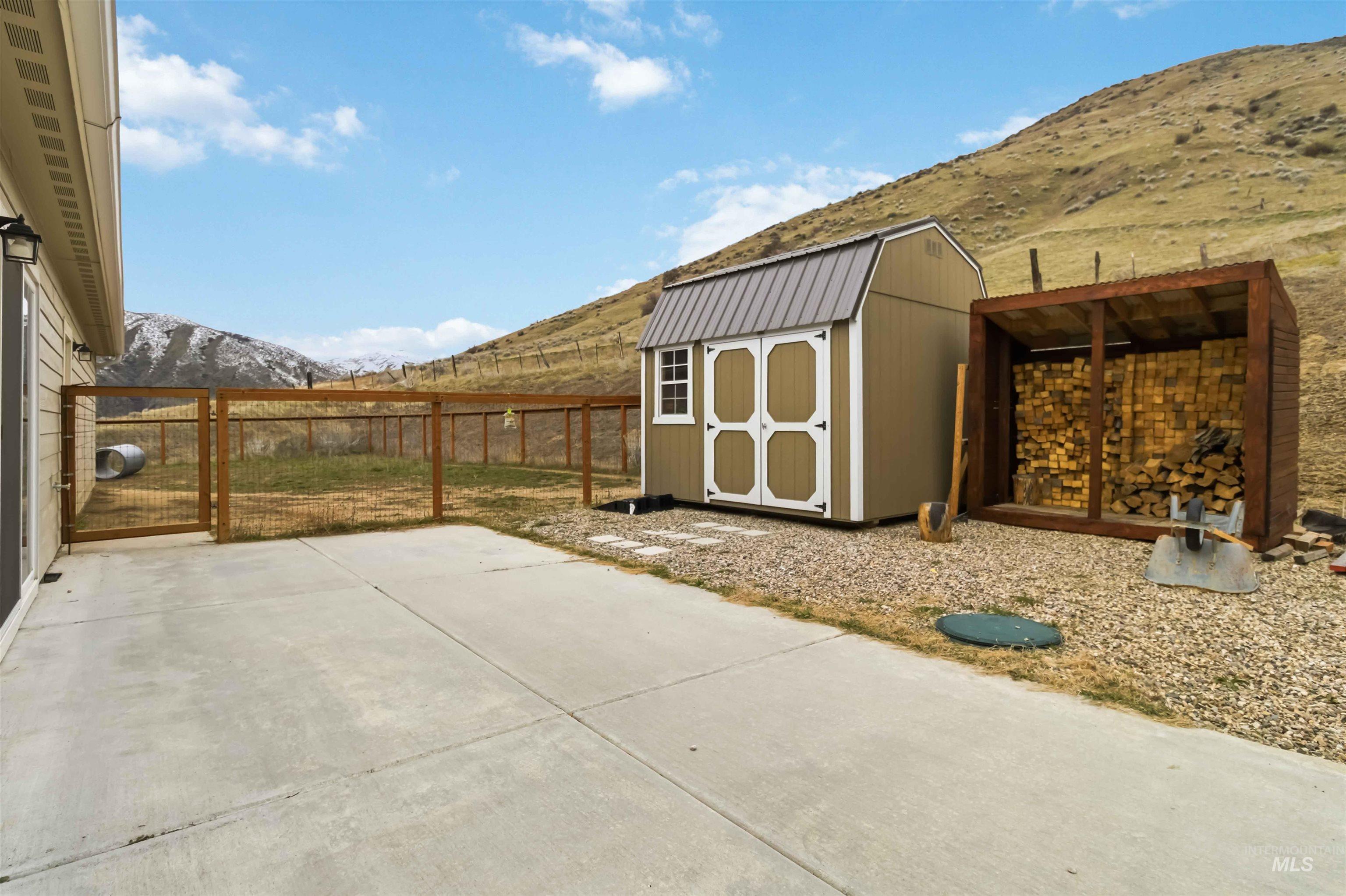 25 River Ridge Court, Horseshoe Bend, Idaho 83629, 4 Bedrooms, 2 Bathrooms, Residential For Sale, Price $799,900,MLS 98975985