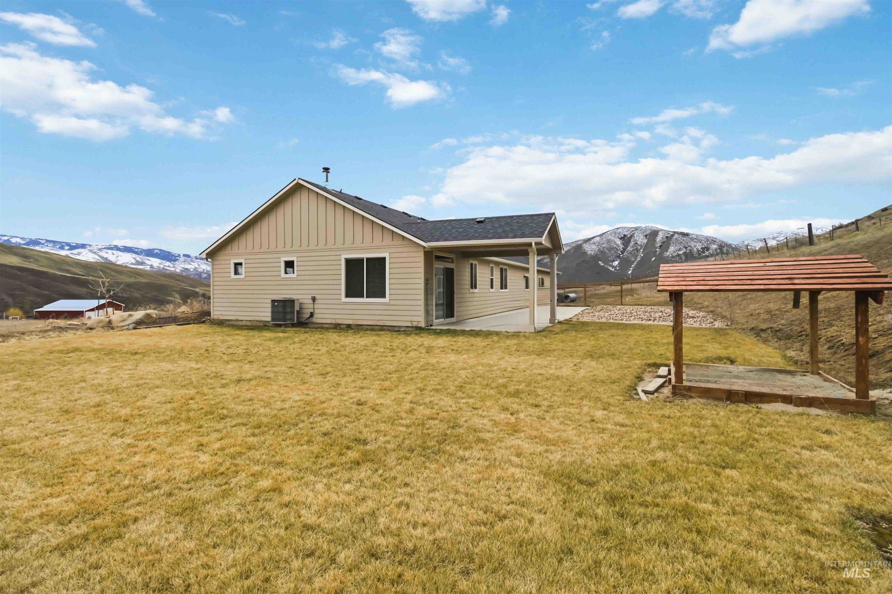25 River Ridge Court, Horseshoe Bend, Idaho 83629, 4 Bedrooms, 2 Bathrooms, Residential For Sale, Price $799,900,MLS 98975985