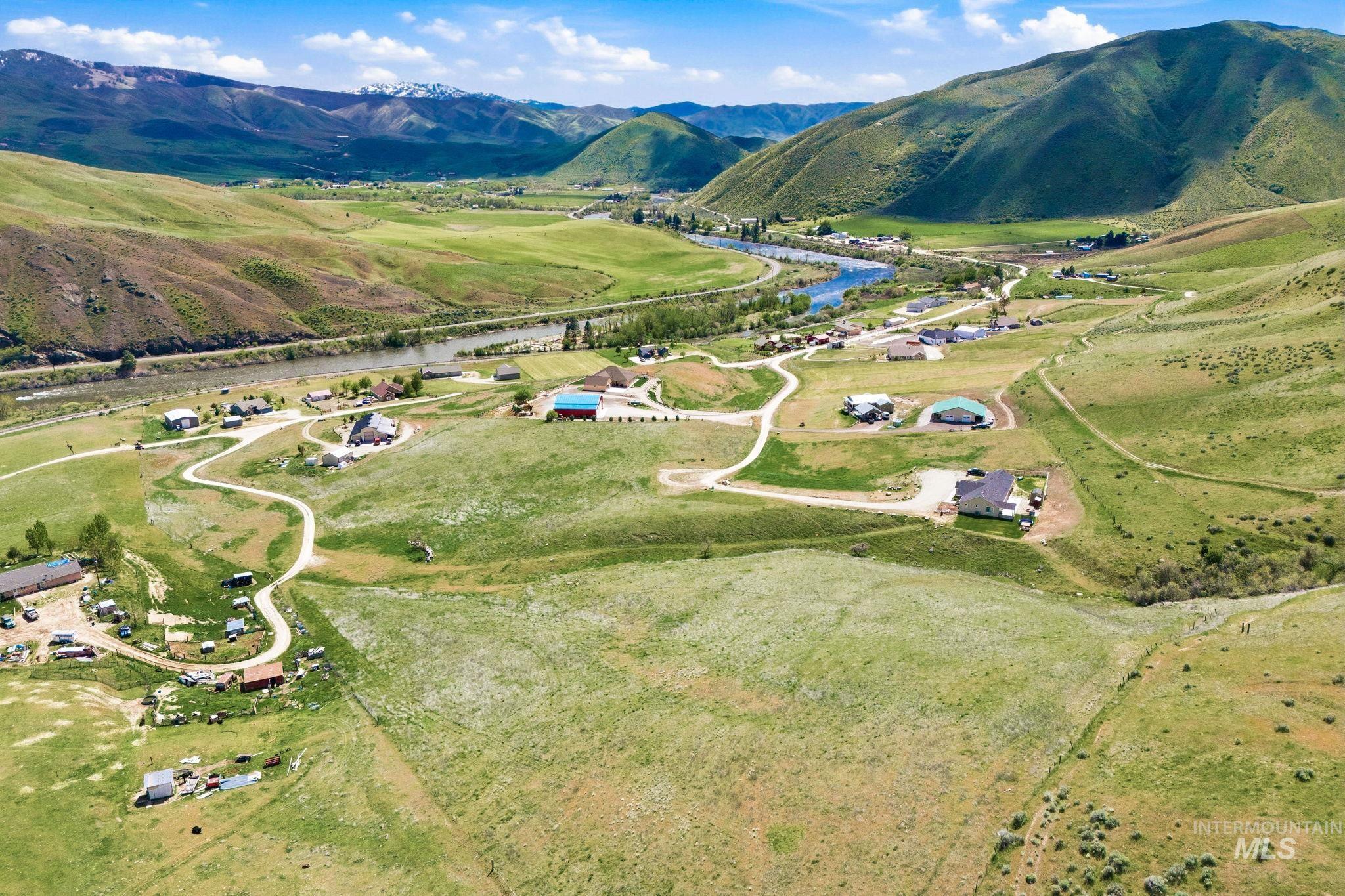 25 River Ridge Court, Horseshoe Bend, Idaho 83629, 4 Bedrooms, 2 Bathrooms, Residential For Sale, Price $789,900, 98975985