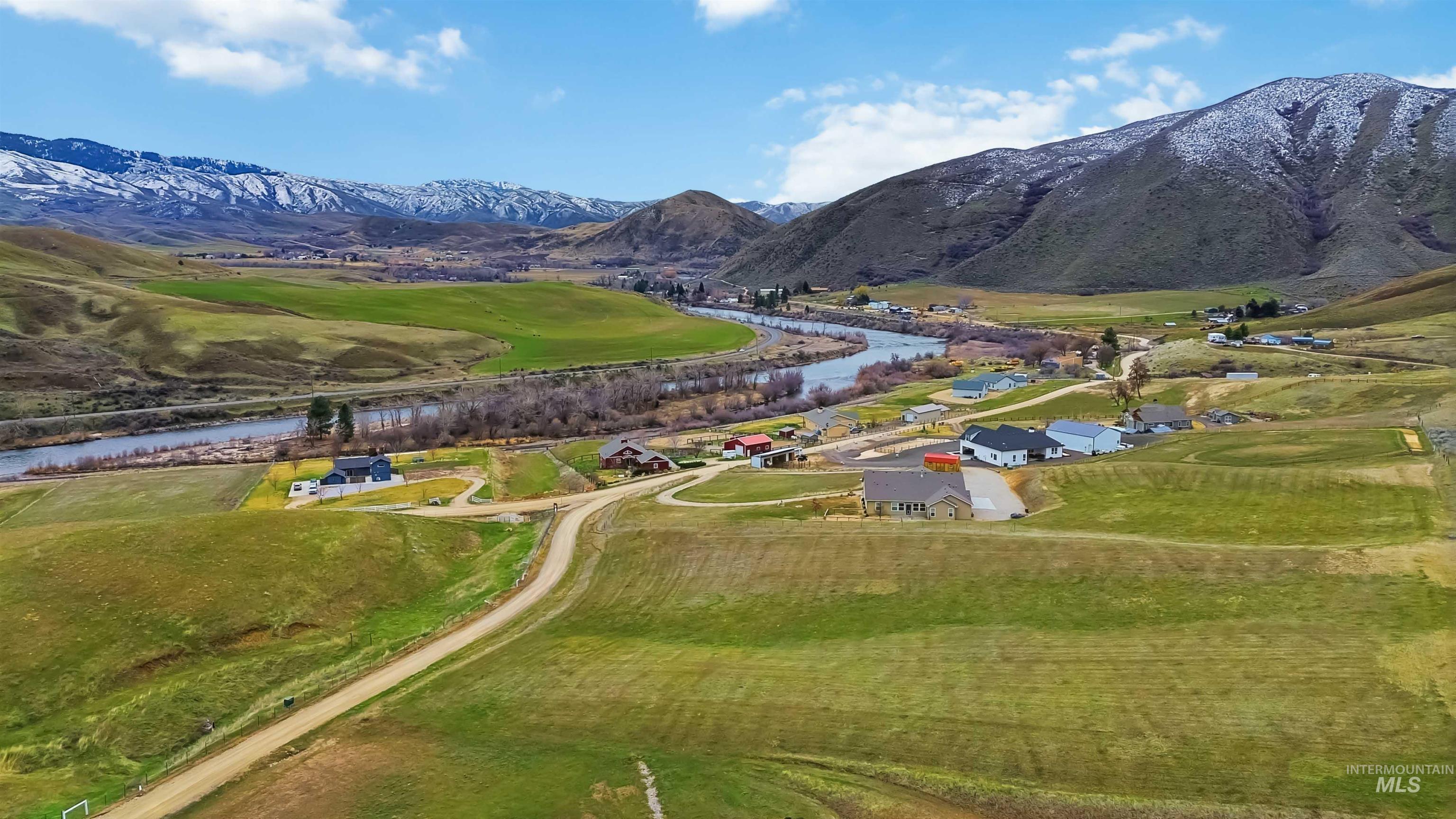 25 River Ridge Court, Horseshoe Bend, Idaho 83629, 4 Bedrooms, 2 Bathrooms, Residential For Sale, Price $799,900,MLS 98975985