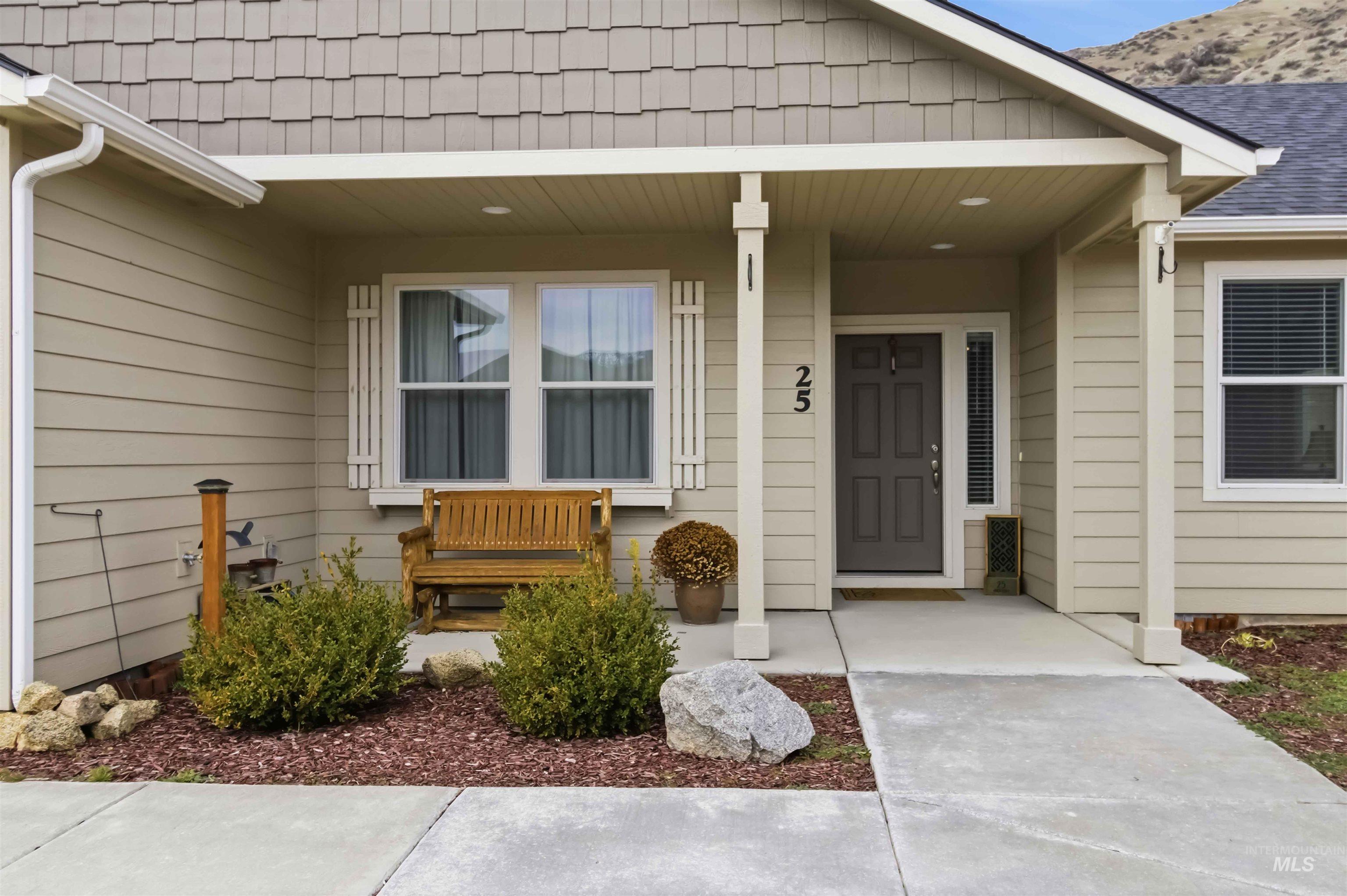 25 River Ridge Court, Horseshoe Bend, Idaho 83629, 4 Bedrooms, 2 Bathrooms, Residential For Sale, Price $799,900,MLS 98975985