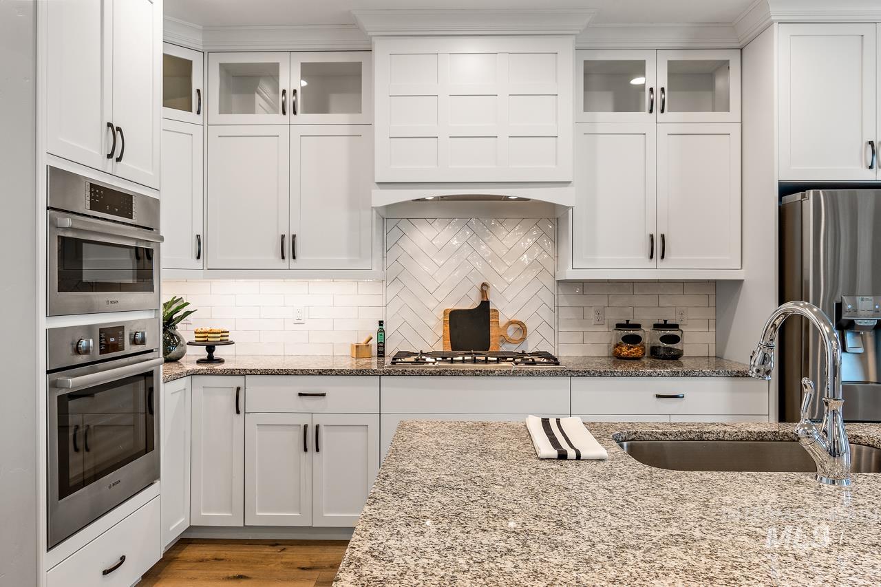 2852 S Shady Lane, Boise, Idaho 83716, 5 Bedrooms, 2.5 Bathrooms, Residential For Sale, Price $800,000,MLS 98975987