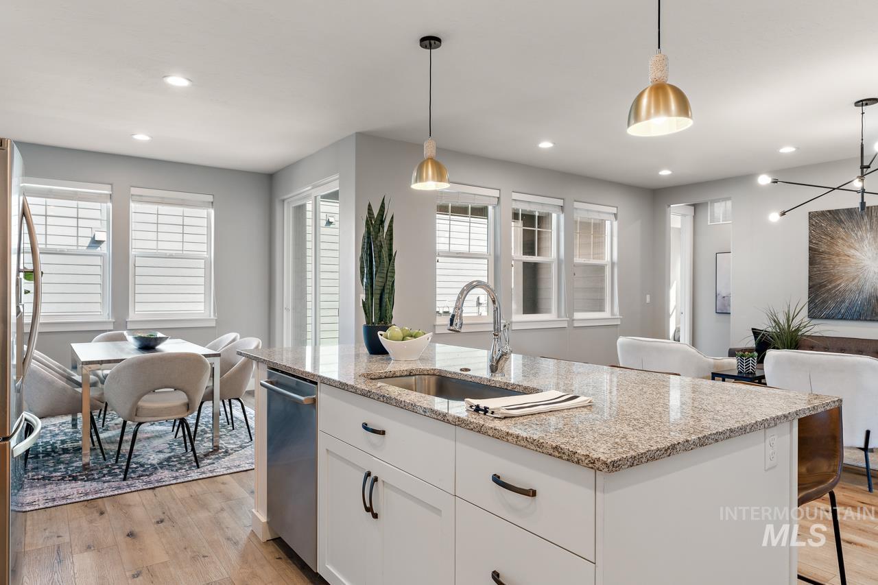 2852 S Shady Lane, Boise, Idaho 83716, 5 Bedrooms, 2.5 Bathrooms, Residential For Sale, Price $800,000,MLS 98975987