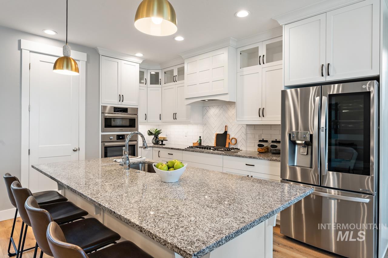 2852 S Shady Lane, Boise, Idaho 83716, 5 Bedrooms, 2.5 Bathrooms, Residential For Sale, Price $800,000,MLS 98975987