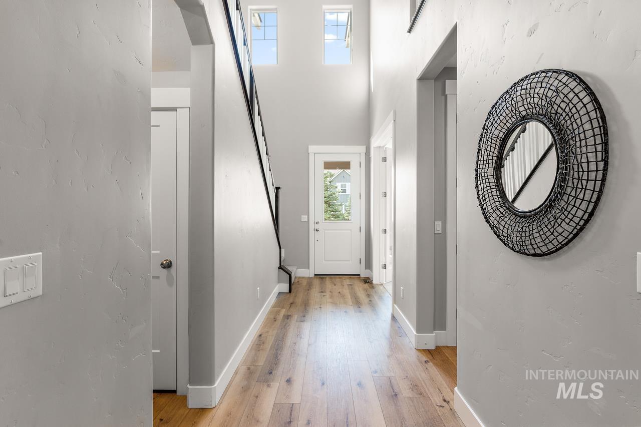 2852 S Shady Lane, Boise, Idaho 83716, 5 Bedrooms, 2.5 Bathrooms, Residential For Sale, Price $800,000,MLS 98975987