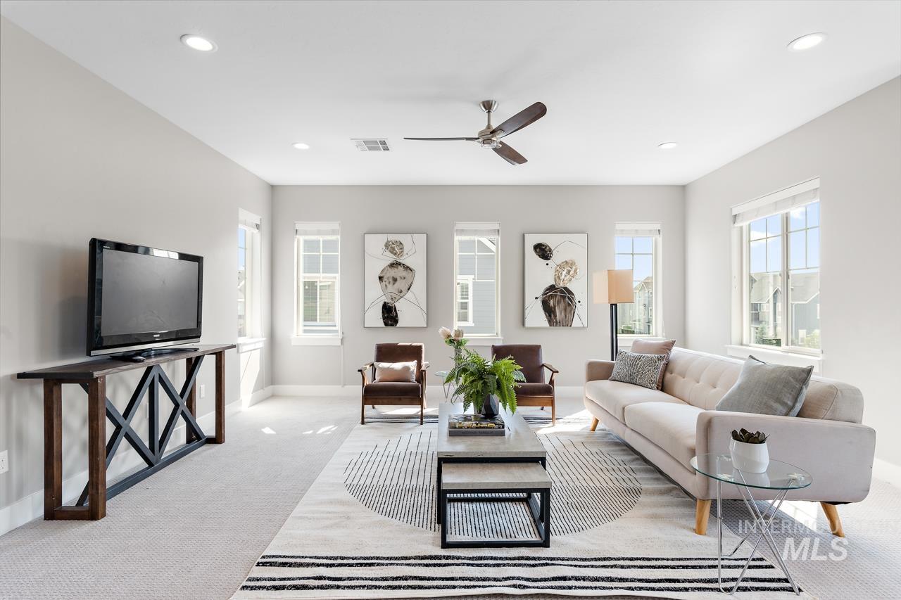 2852 S Shady Lane, Boise, Idaho 83716, 5 Bedrooms, 2.5 Bathrooms, Residential For Sale, Price $800,000,MLS 98975987