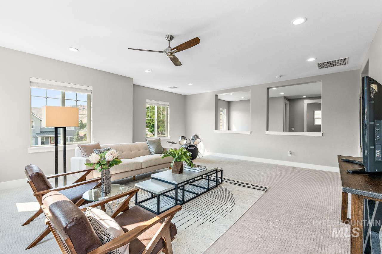 2852 S Shady Lane, Boise, Idaho 83716, 5 Bedrooms, 2.5 Bathrooms, Residential For Sale, Price $800,000,MLS 98975987