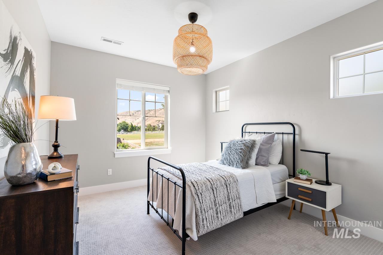 2852 S Shady Lane, Boise, Idaho 83716, 5 Bedrooms, 2.5 Bathrooms, Residential For Sale, Price $800,000,MLS 98975987