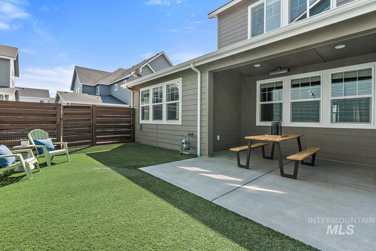 2852 S Shady Lane, Boise, Idaho 83716, 5 Bedrooms, 2.5 Bathrooms, Residential For Sale, Price $800,000,MLS 98975987