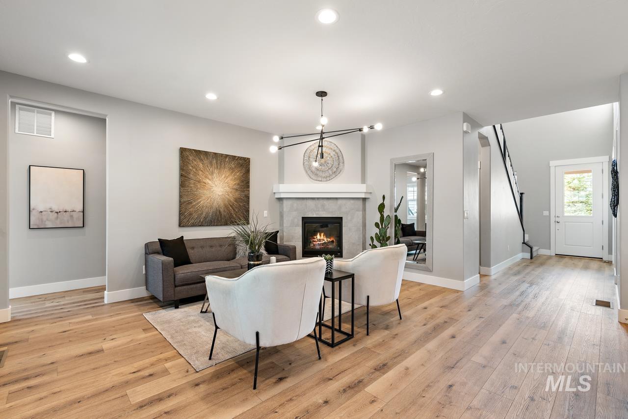 2852 S Shady Lane, Boise, Idaho 83716, 5 Bedrooms, 2.5 Bathrooms, Residential For Sale, Price $800,000,MLS 98975987