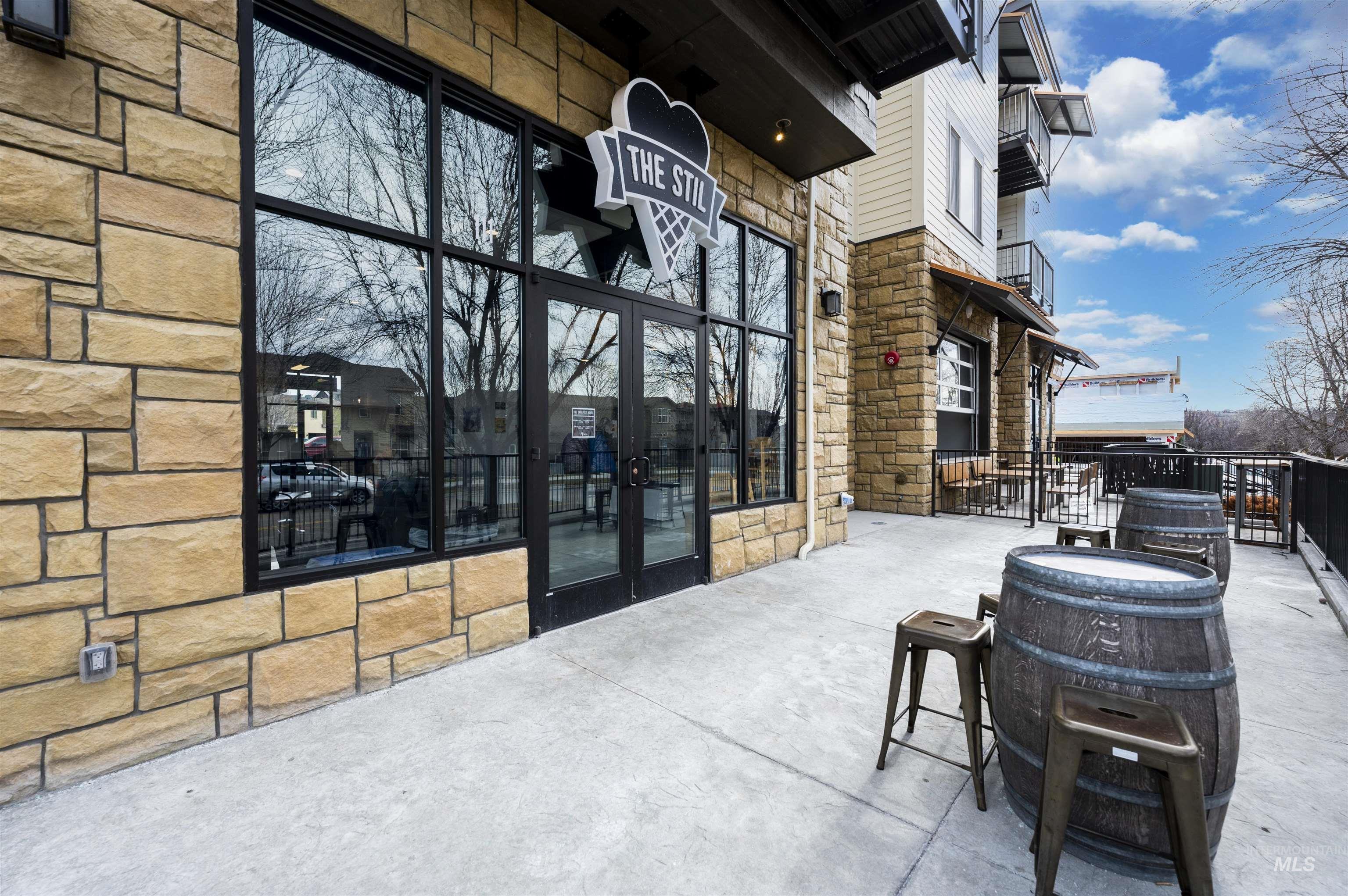 2852 S Shady Lane, Boise, Idaho 83716, 5 Bedrooms, 2.5 Bathrooms, Residential For Sale, Price $800,000,MLS 98975987