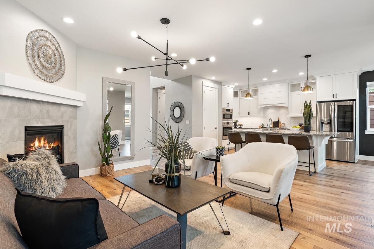 2852 S Shady Lane, Boise, Idaho 83716, 5 Bedrooms, 2.5 Bathrooms, Residential For Sale, Price $800,000,MLS 98975987