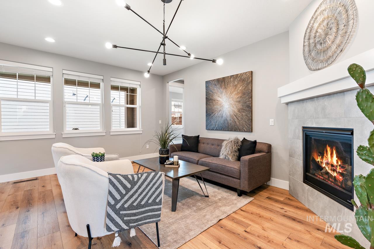 2852 S Shady Lane, Boise, Idaho 83716, 5 Bedrooms, 2.5 Bathrooms, Residential For Sale, Price $800,000,MLS 98975987