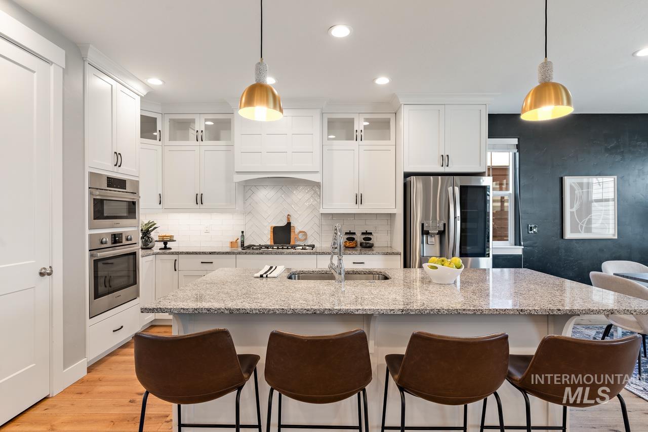 2852 S Shady Lane, Boise, Idaho 83716, 5 Bedrooms, 2.5 Bathrooms, Residential For Sale, Price $800,000,MLS 98975987