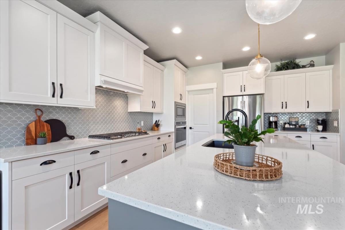 12127 S Aves Place, Nampa, Idaho 83686, 3 Bedrooms, 2 Bathrooms, Residential For Sale, Price $695,000, 98975991