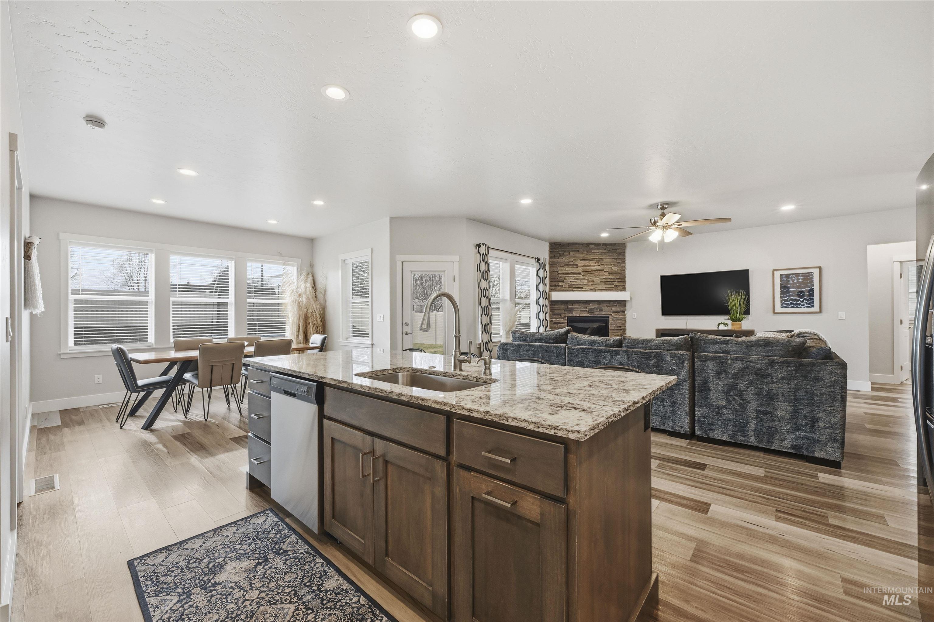 2229 E Grayson St, Meridian, Idaho 83642, 3 Bedrooms, 2 Bathrooms, Residential For Sale, Price $569,900,MLS 98975992