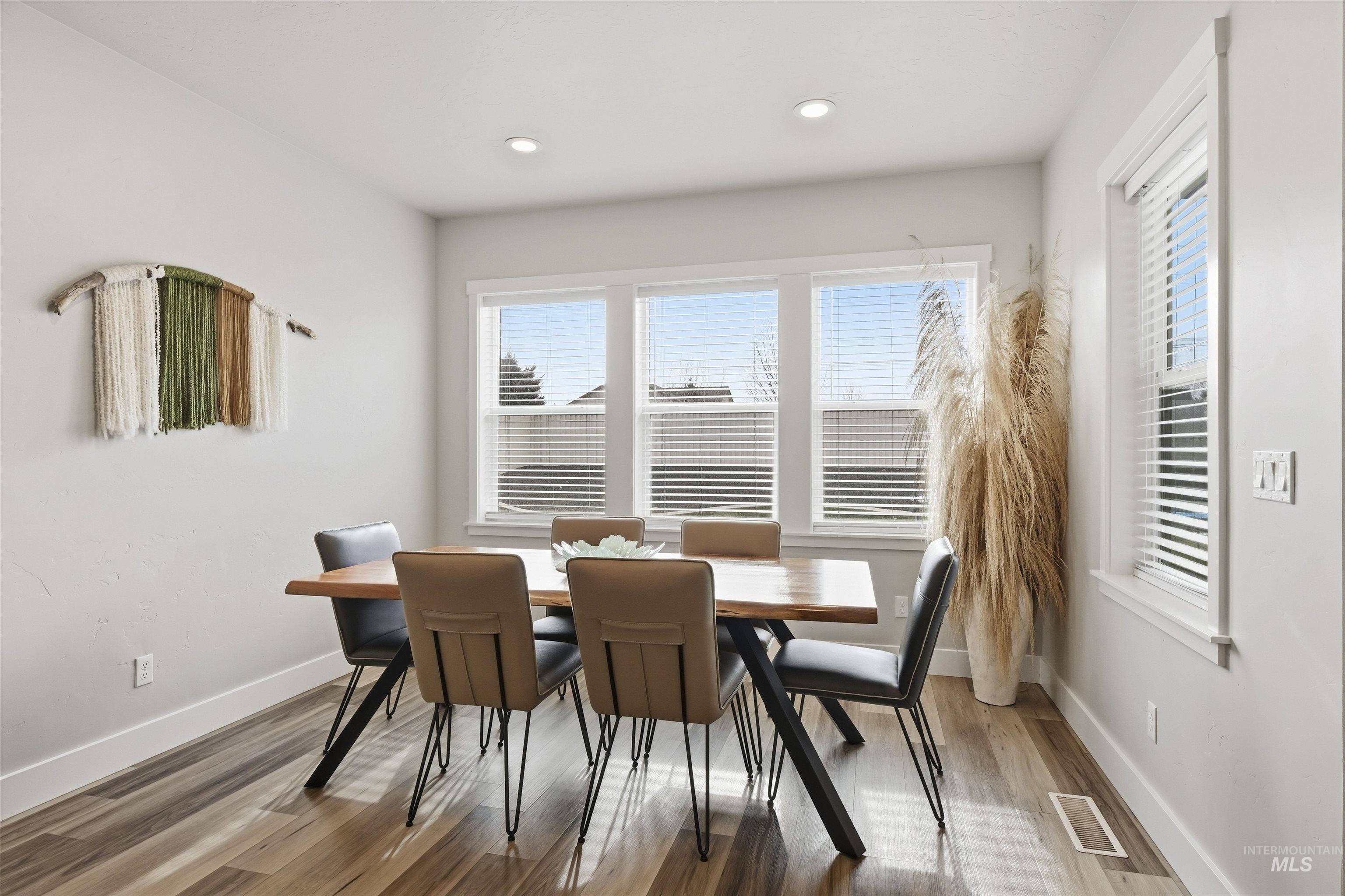 2229 E Grayson St, Meridian, Idaho 83642, 3 Bedrooms, 2 Bathrooms, Residential For Sale, Price $569,900,MLS 98975992