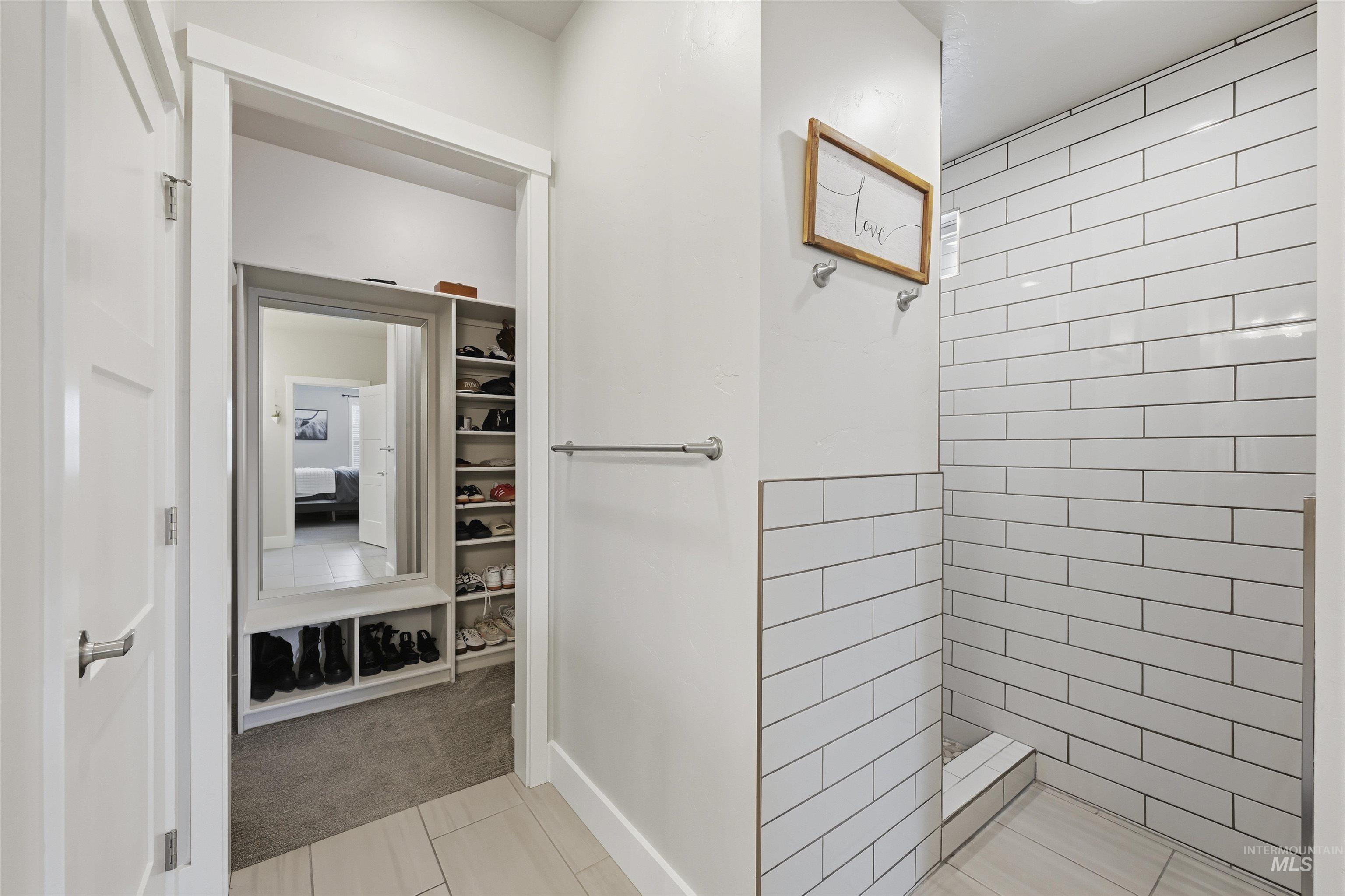 2229 E Grayson St, Meridian, Idaho 83642, 3 Bedrooms, 2 Bathrooms, Residential For Sale, Price $569,900,MLS 98975992