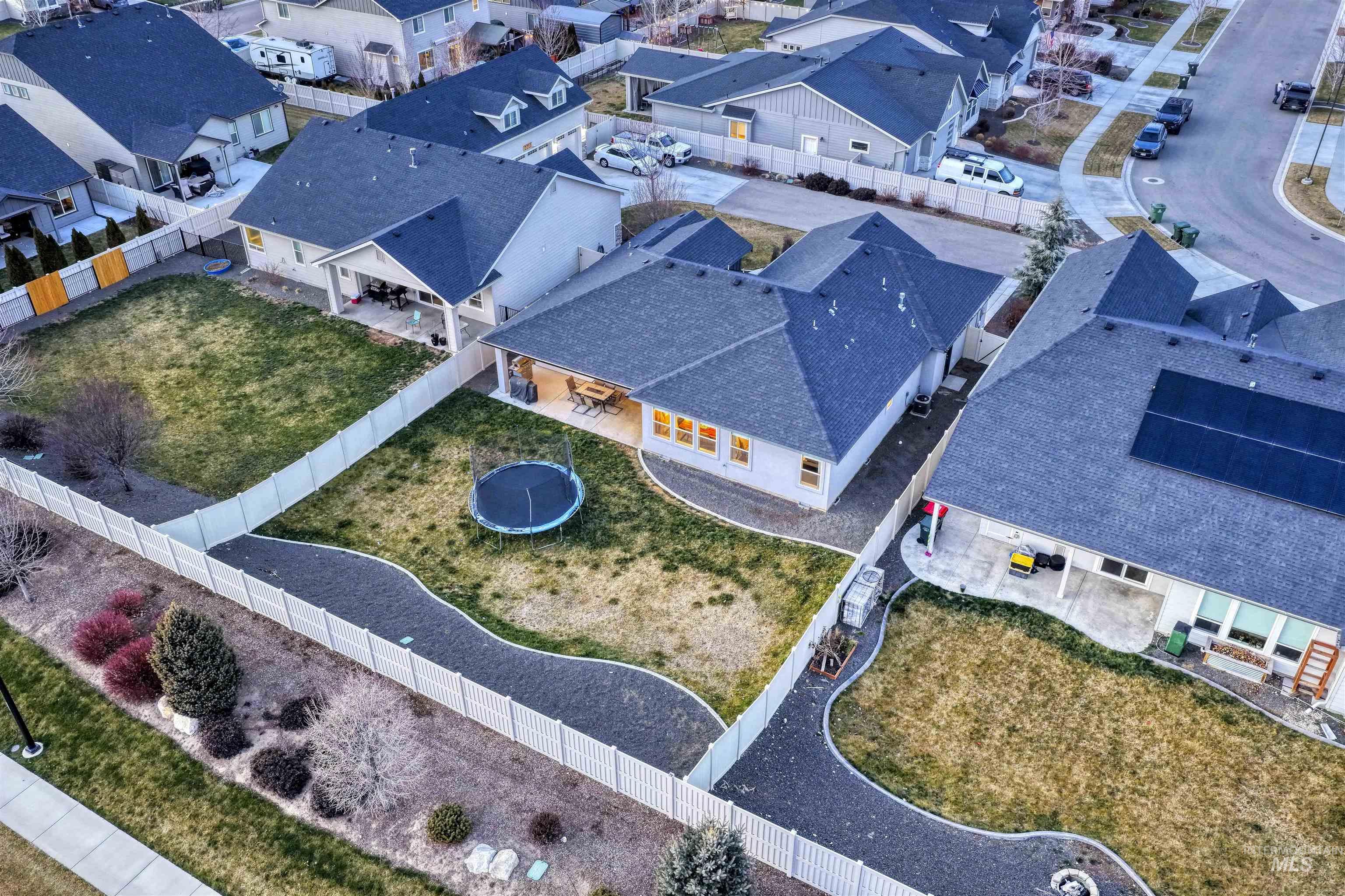 2229 E Grayson St, Meridian, Idaho 83642, 3 Bedrooms, 2 Bathrooms, Residential For Sale, Price $569,900,MLS 98975992