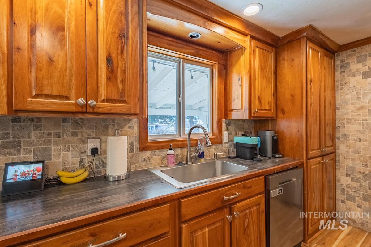 6701 W Kirkwood, Boise, Idaho 83709, 6 Bedrooms, 2 Bathrooms, Residential For Sale, Price $564,900, 98975993