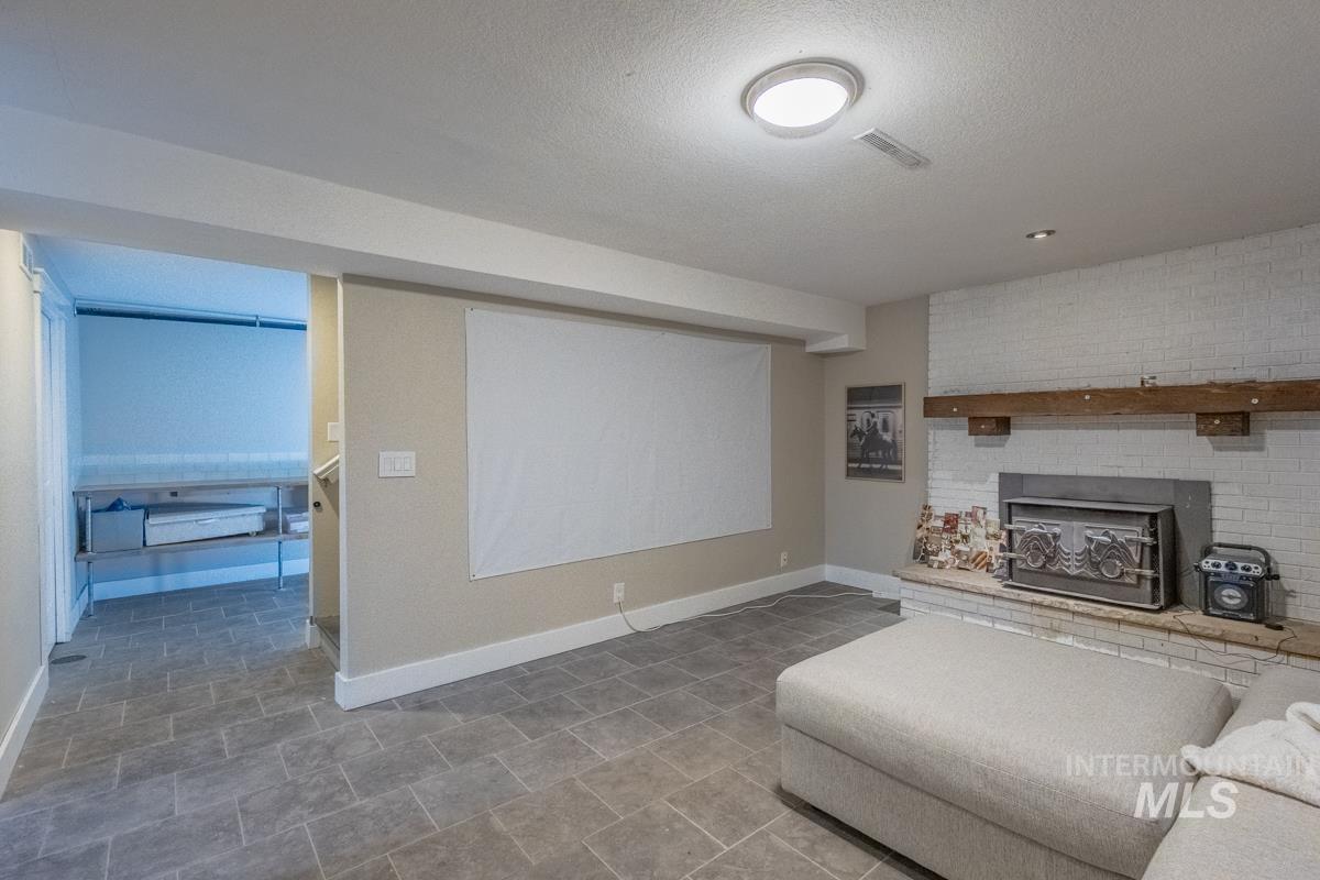 6701 W Kirkwood, Boise, Idaho 83709, 6 Bedrooms, 2 Bathrooms, Residential For Sale, Price $564,900, 98975993