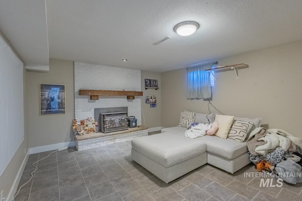 6701 W Kirkwood, Boise, Idaho 83709, 6 Bedrooms, 2 Bathrooms, Residential For Sale, Price $564,900, 98975993