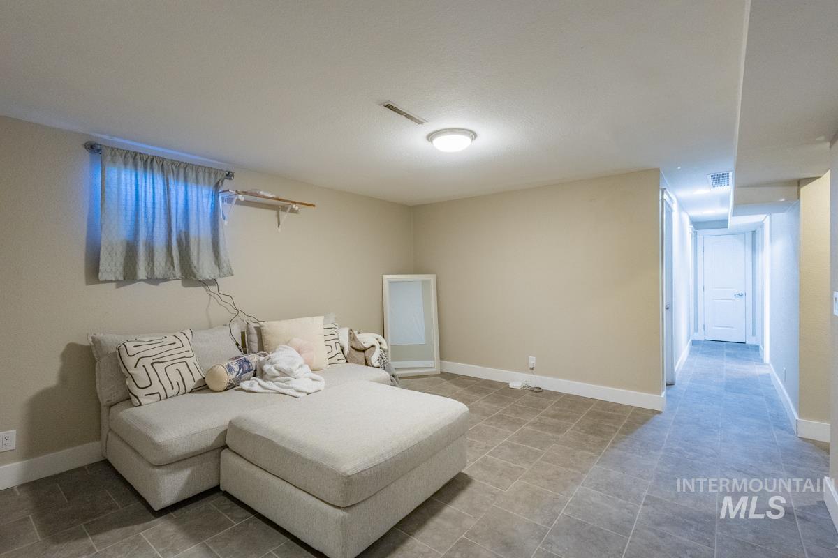 6701 W Kirkwood, Boise, Idaho 83709, 6 Bedrooms, 2 Bathrooms, Residential For Sale, Price $564,900, 98975993