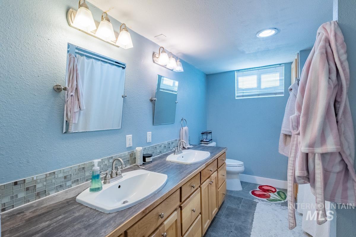 6701 W Kirkwood, Boise, Idaho 83709, 6 Bedrooms, 2 Bathrooms, Residential For Sale, Price $564,900, 98975993