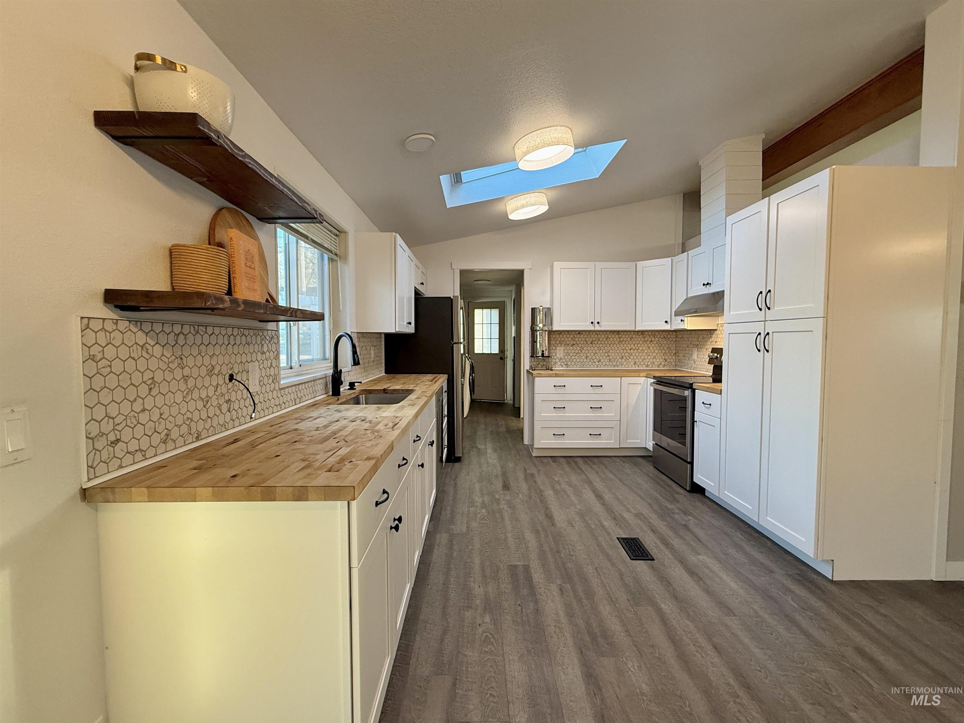 515 S C Street, Grangeville, Idaho 83530, 3 Bedrooms, 2 Bathrooms, Residential For Sale, Price $309,500, 98975998